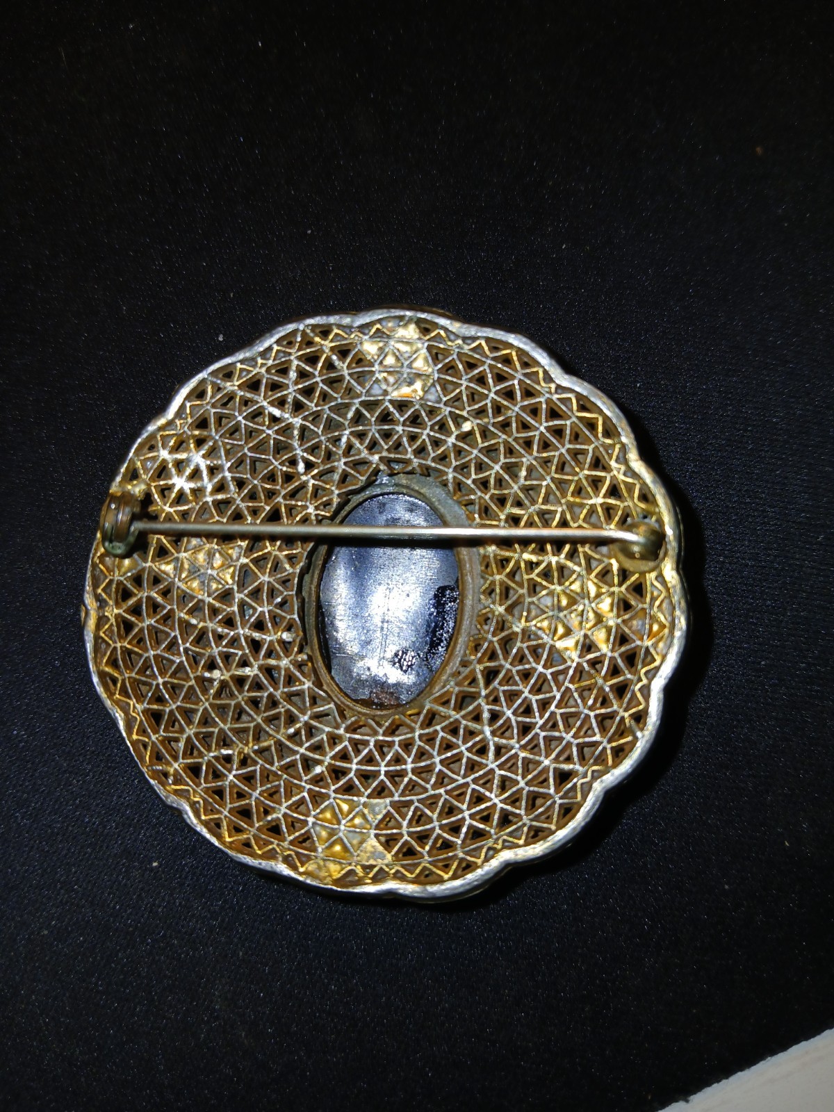 Antique Victorian Cameo Brooch Pin