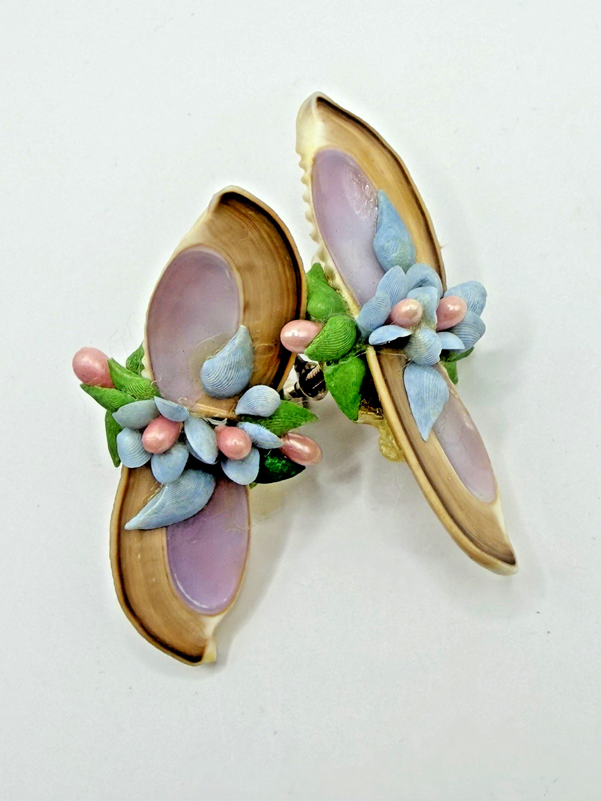VINTAGE SEASHELL EARRINGS PINK PURPLE BLUE SCREW POST