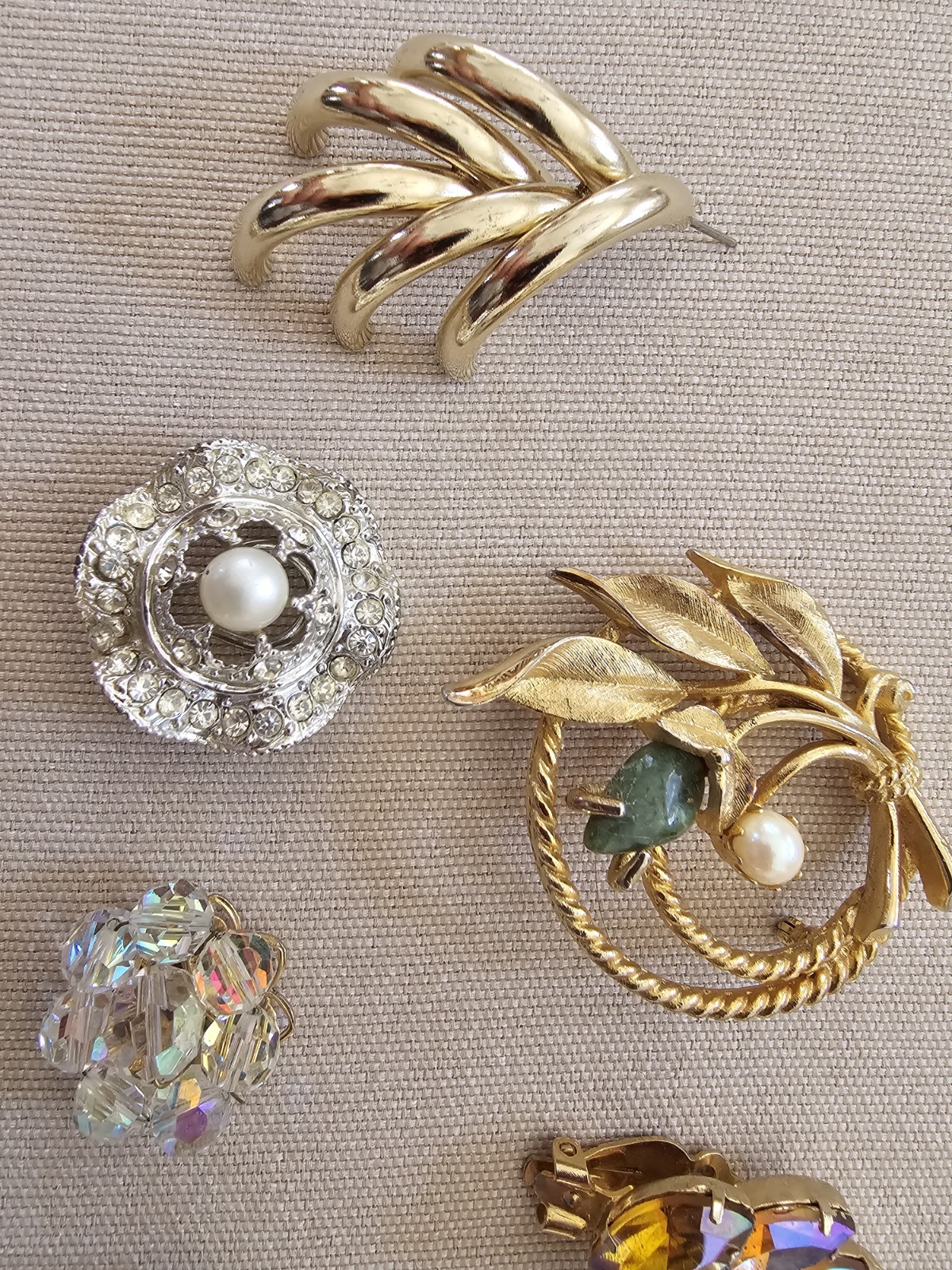 GUC Lot of 17 Costume Jewelry Pieces