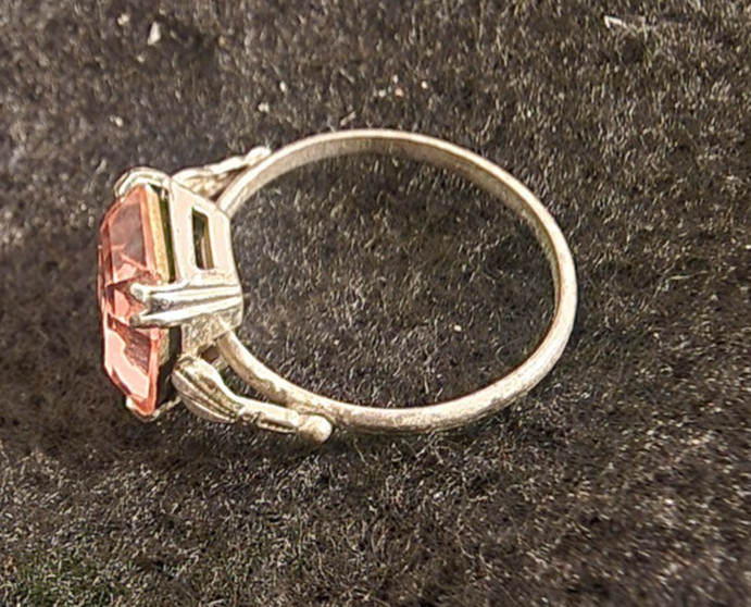Nice Vintage Sterling Silver 925 Radiant Shaped Pink Stone Ring Size 6.75 W/Box