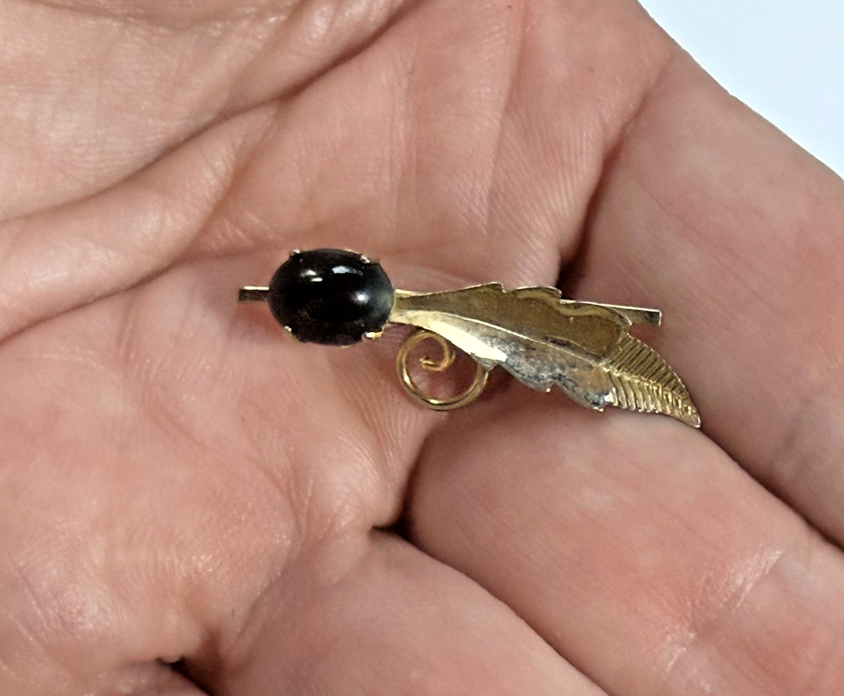 Vintage 12KT Gold Filled Signed LUND Leaf Brooch w Black Cabochon | Mid Century