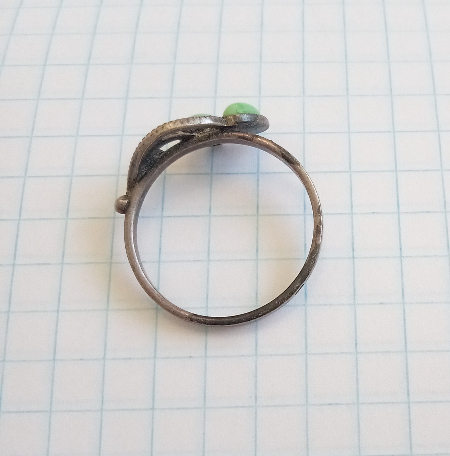 Vintage Ring Green stones Cupronickel Beautiful Women’s Jewelry size 8