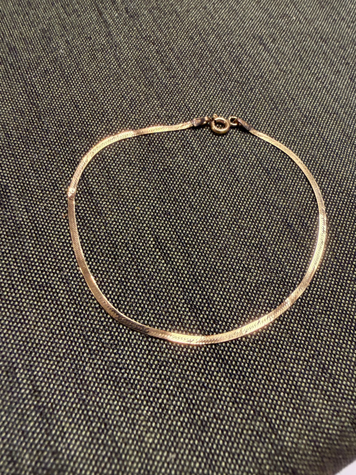 Vintage SOLID 14KT Gold Stamped 7″ Bracelet 0.79g Herring Bone New Old Stock