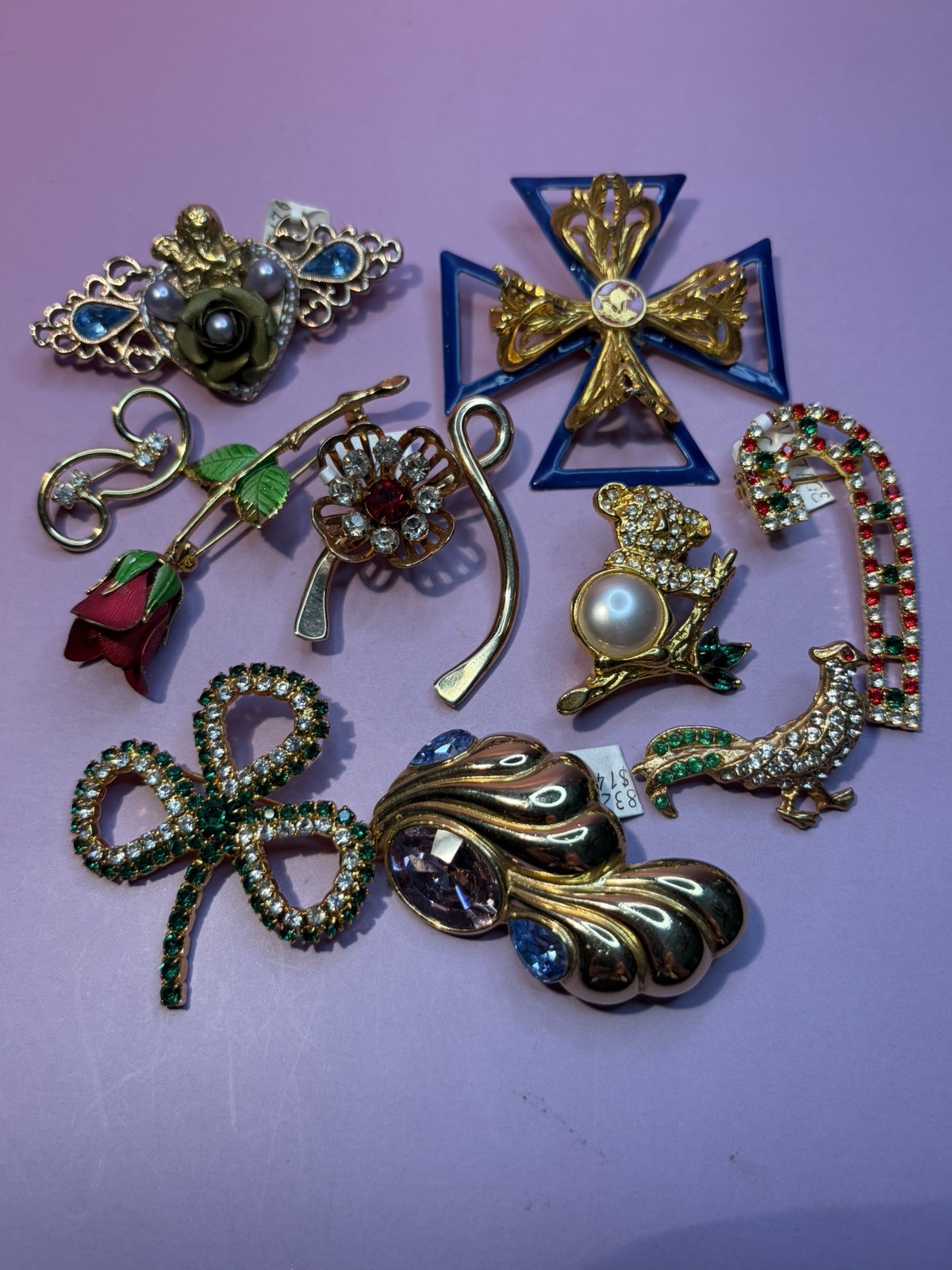 CLEARANCE 65+ Luxury Lot of Vintage and Used Brooches/pendants several Signed