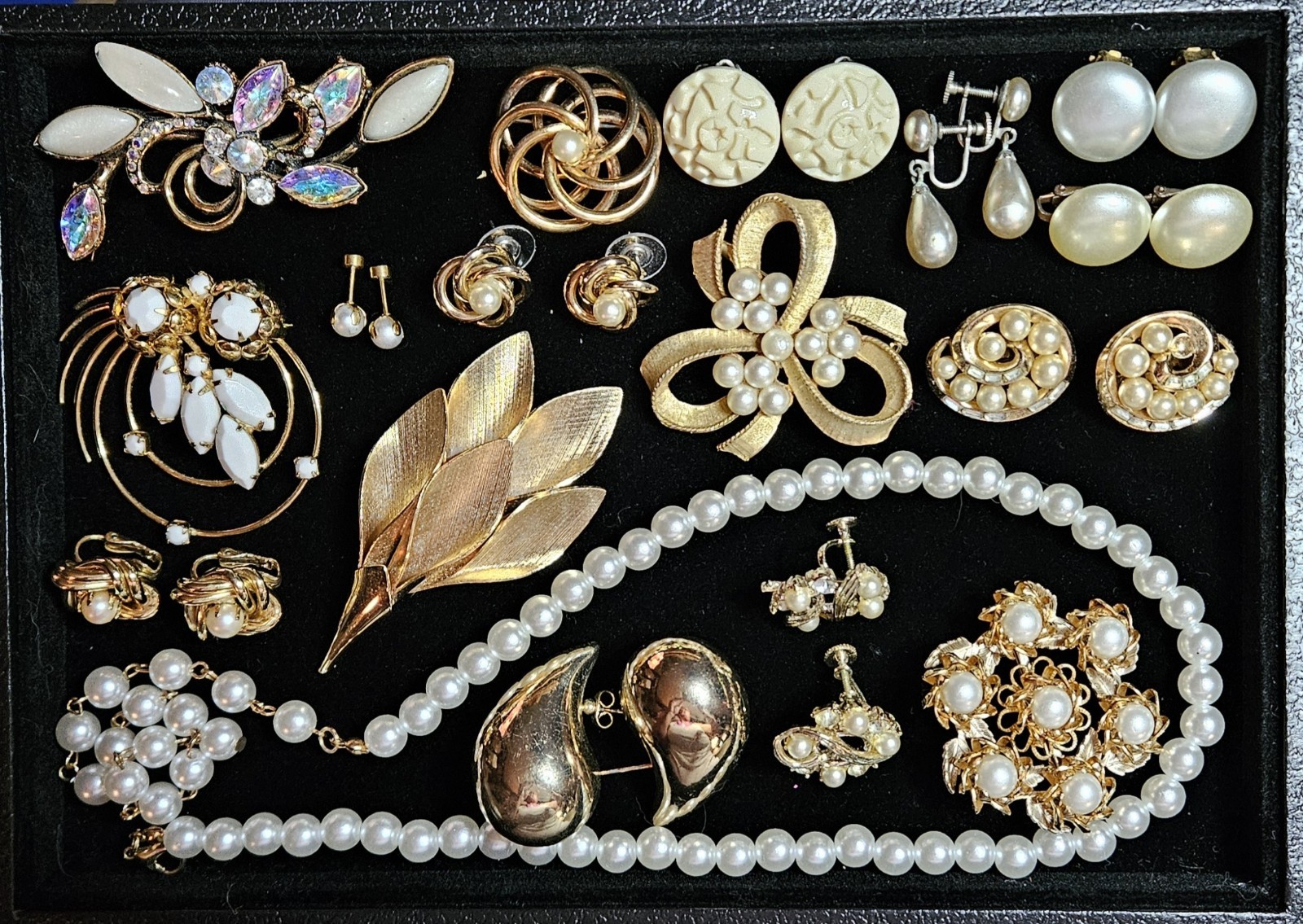Goldtone Faux Pearl Jewelry Lot Trifari Japan Signed Pieces Brooch Earrings E30