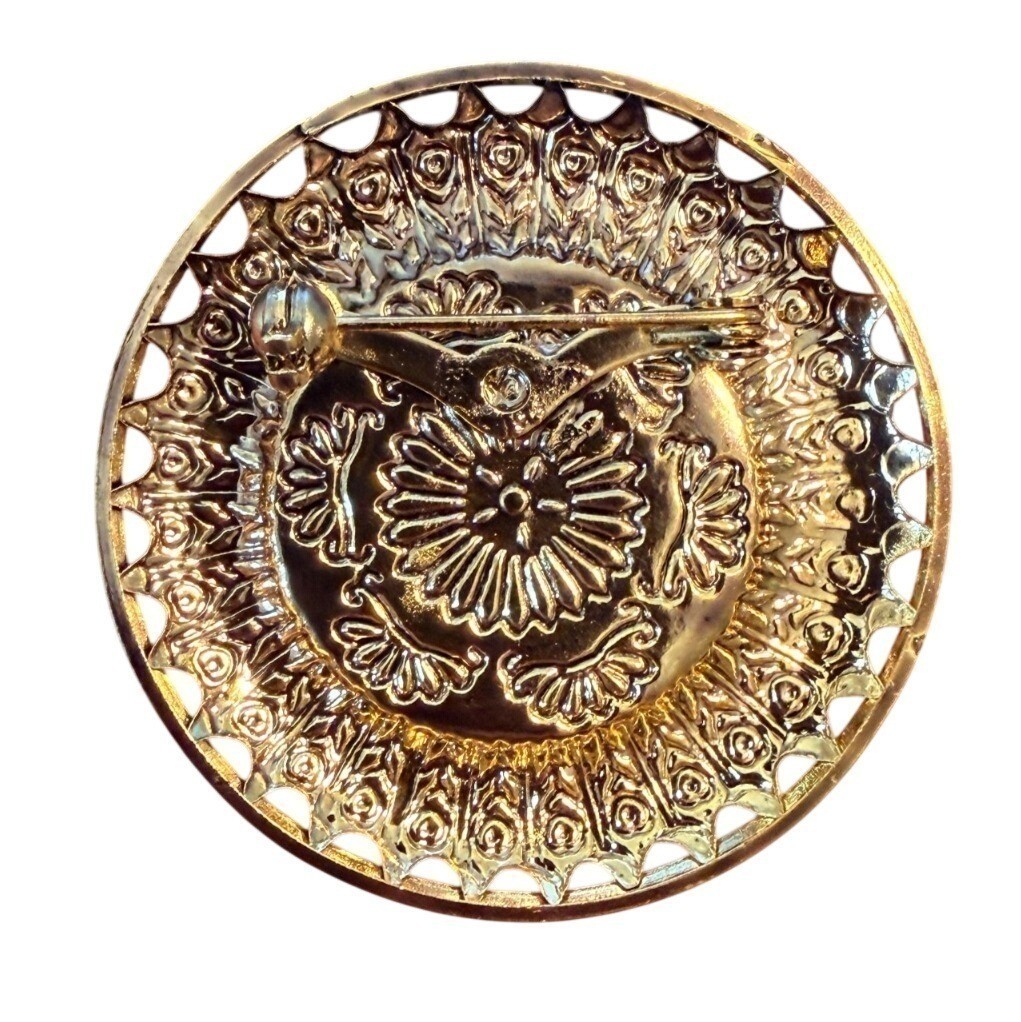 Vintage 1950s Reverse Carved Lucite Renaissance Lady Brooch New Old Stock