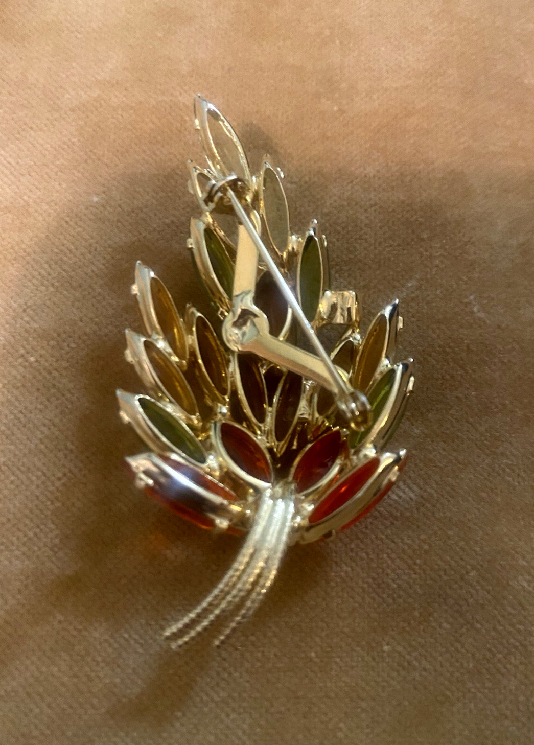 Unsigned Juliana Look Only-Pretty Glass Statement Leaf Rhinestone Brooch-2 3/4″