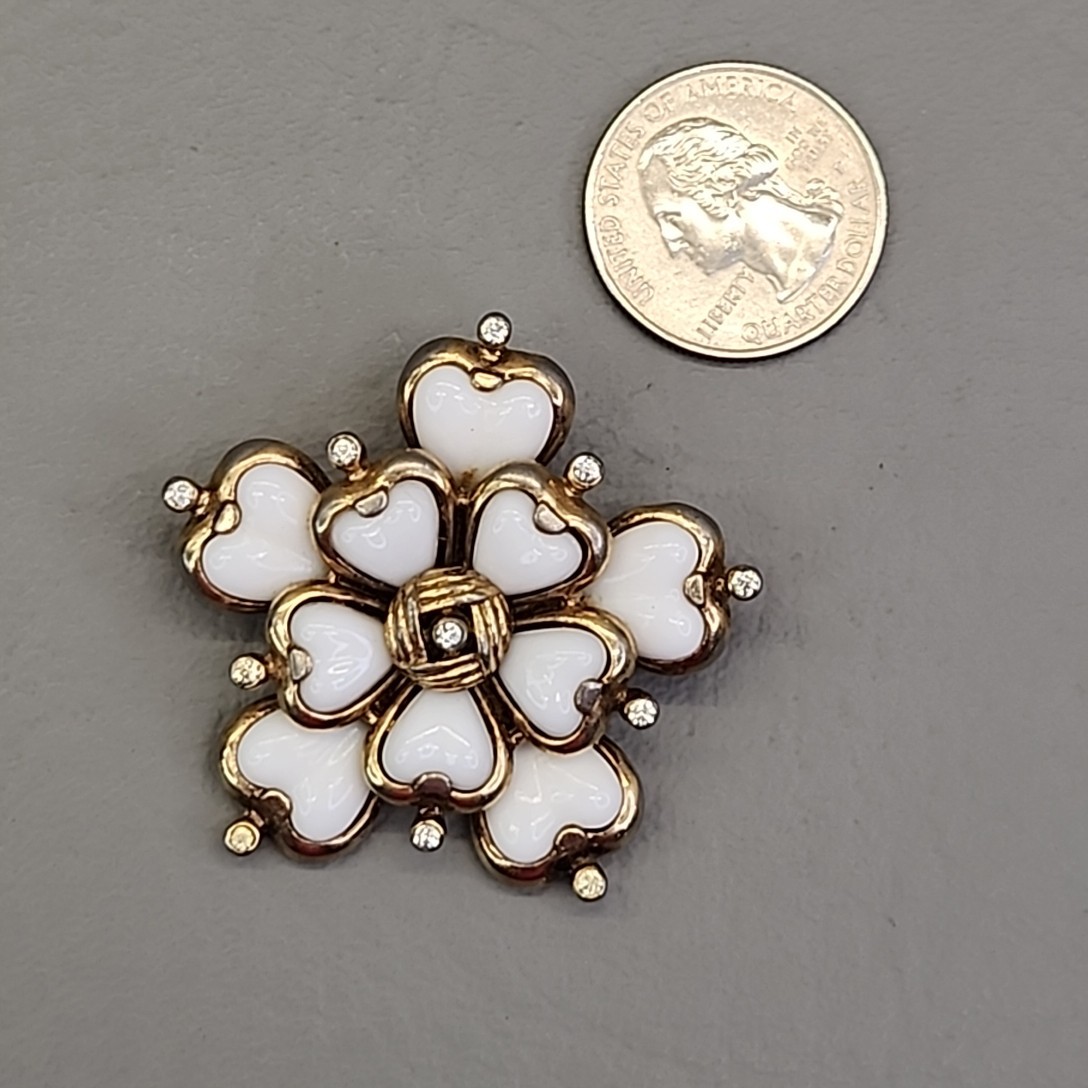 Vintage Mazer Bros Flower Brooch White Glass Molded Gold Tone 1 5/8″