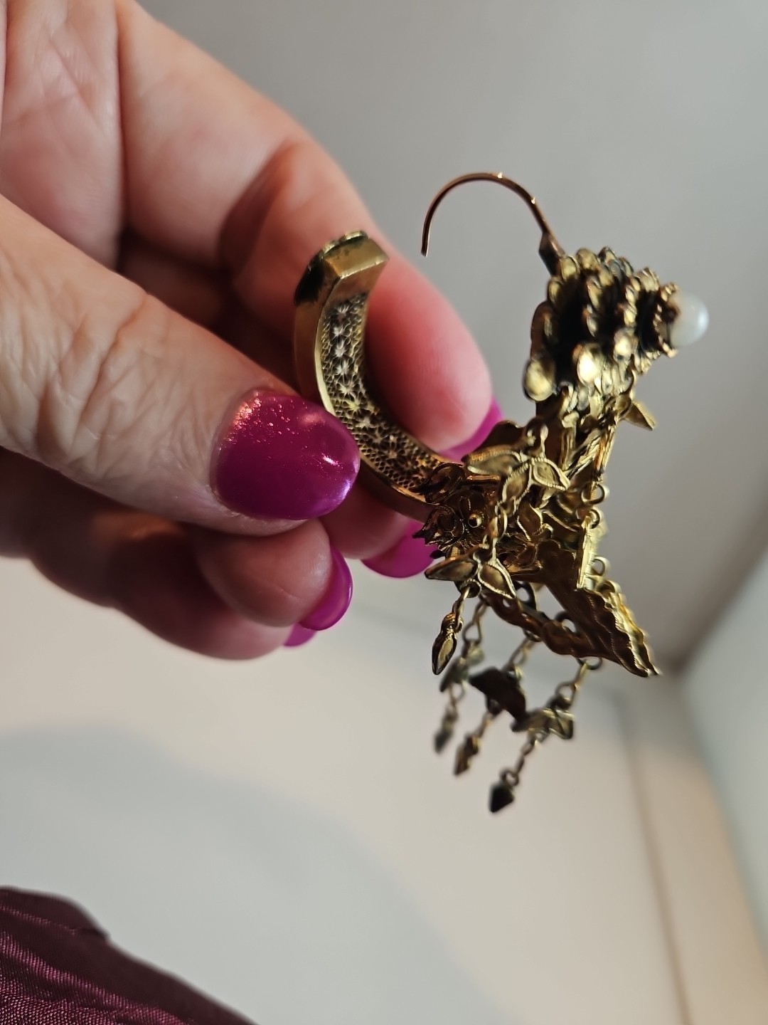Vintage DESIGNER Signed Baroque Curled Gilt Leaf FRENCH EARRINGS – GORGEOUS Help