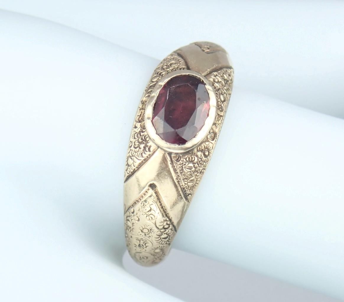 Pretty Antique Victorian Solid 9K Gold Garnet Floral Scroll Band Ring Size 5.25