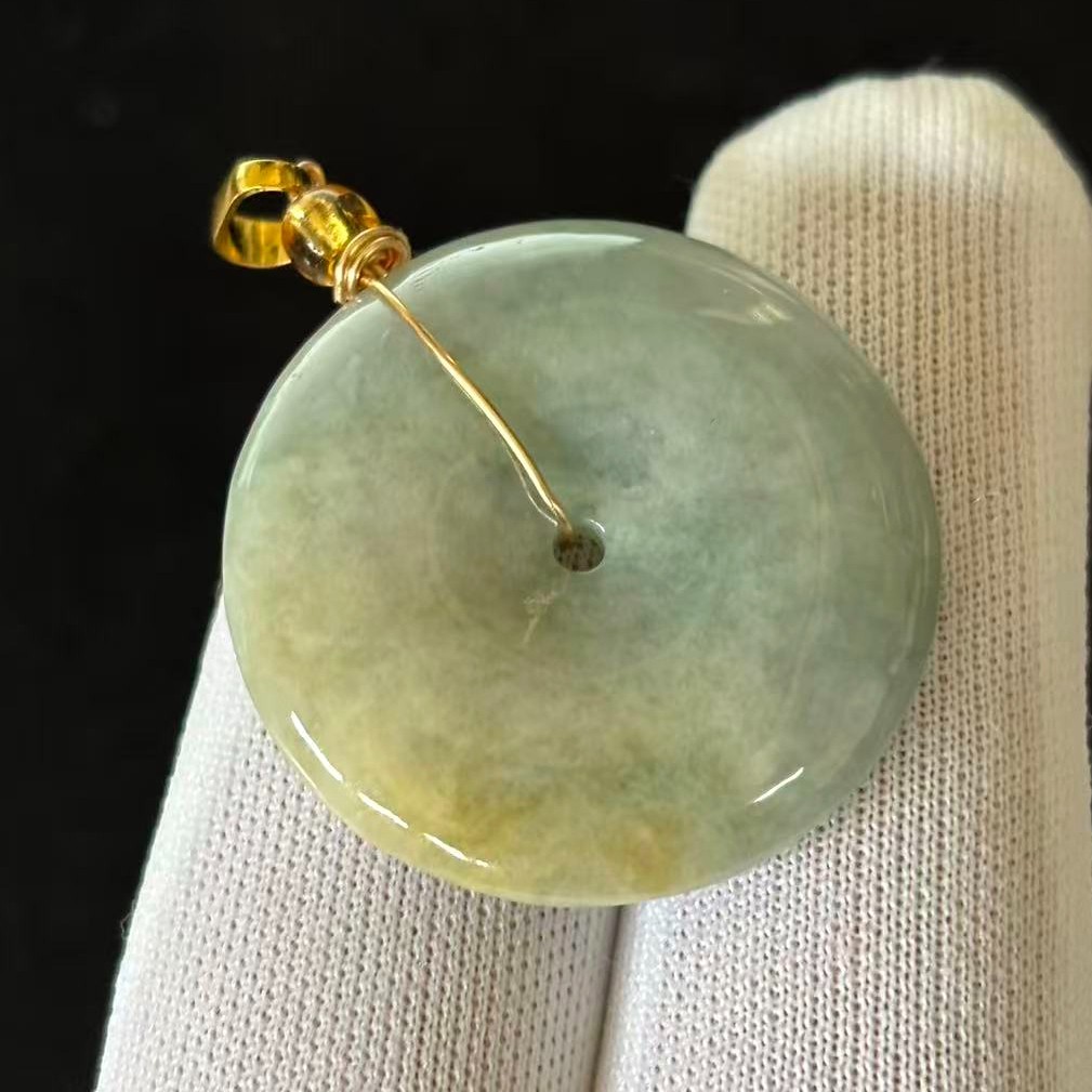 Hi-grade Natural Green Jade Jadeite Round Pendant 29x29x5mm. Free Necklace