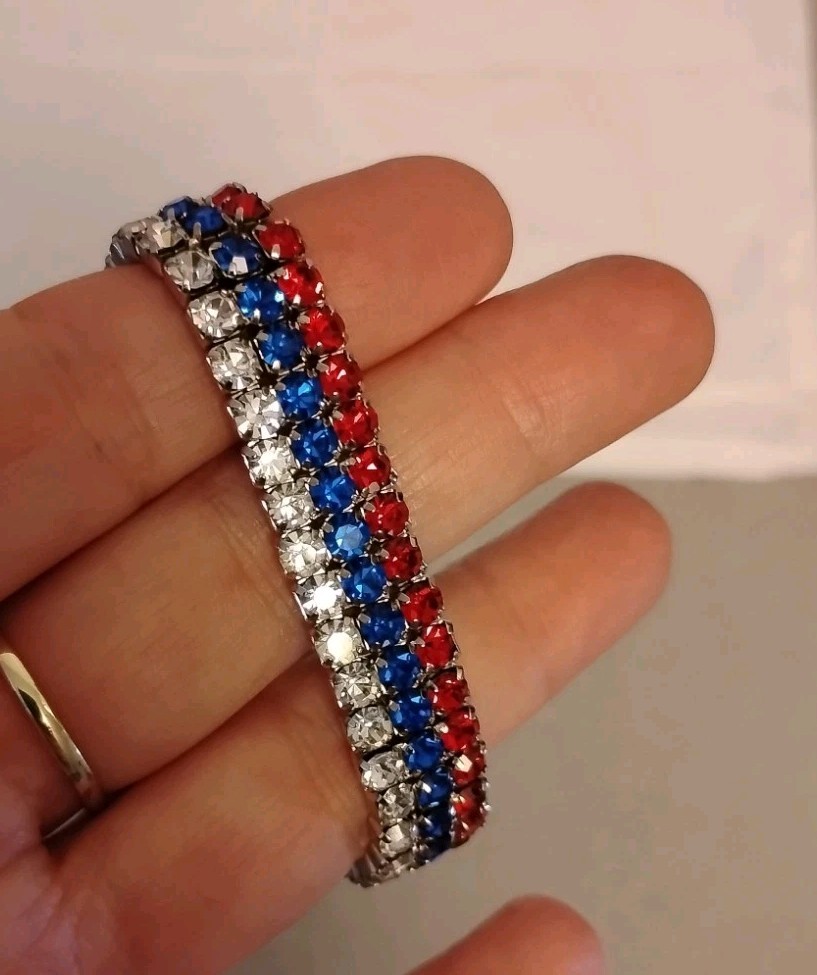 Vtg Quality Patriotic Silvertone Red White Blue Stretch Metal Bracelet Rhineston