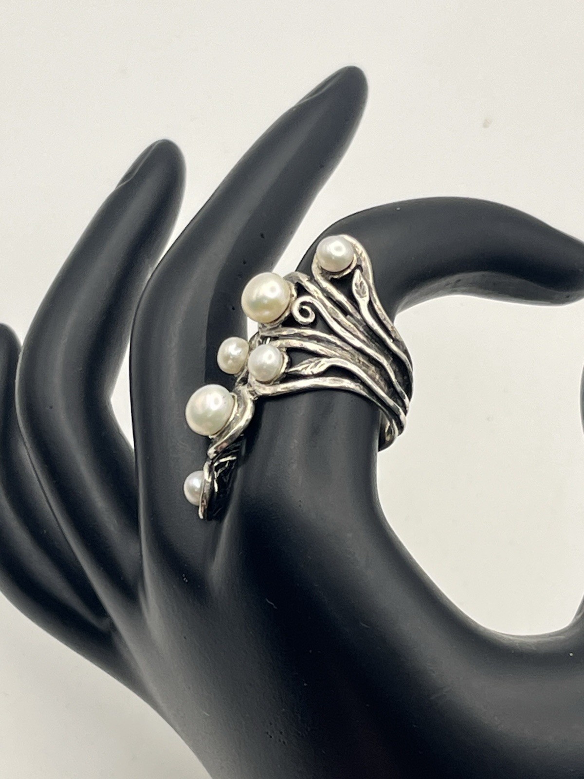 Israel sterling silver pearl elongated vine scroll design size 8 PZ vintage