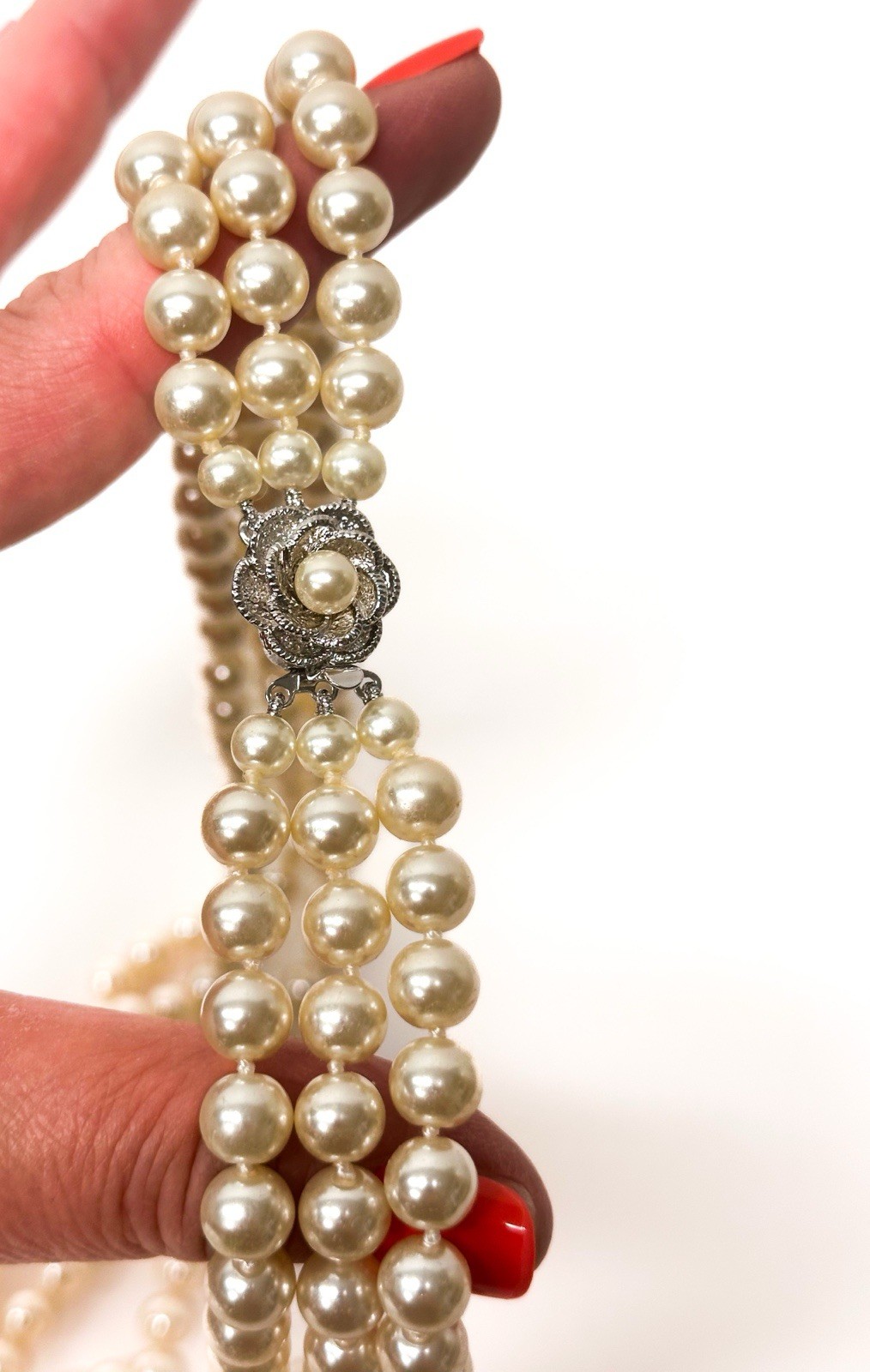 CAMROSE & KROSS JBK TRIPLE STRAND PEARL NECKLACE WITH FLOWER CLASP 27 INCHES