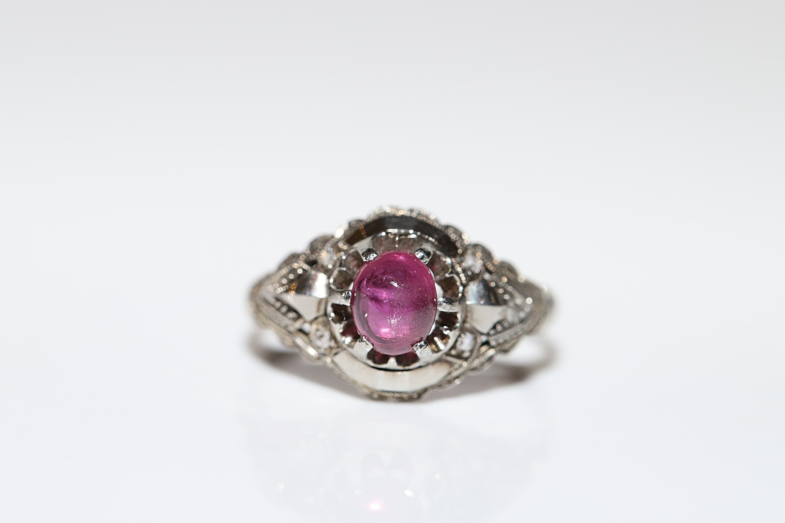 Antique Circa 1920s 18k Gold Natural Cabochon Ruby And Rose Cut Diamond Ring