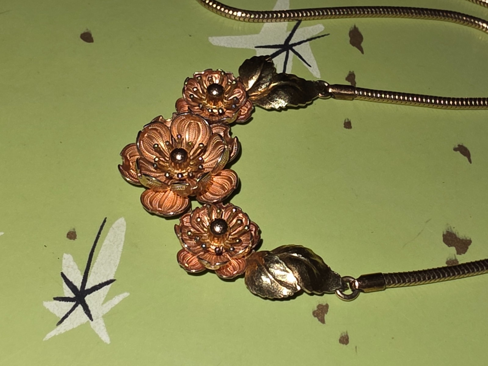 Vintage Krementz Signed 2 Tone Rose/Gold Dainty Flower Leaves Choker Necklace