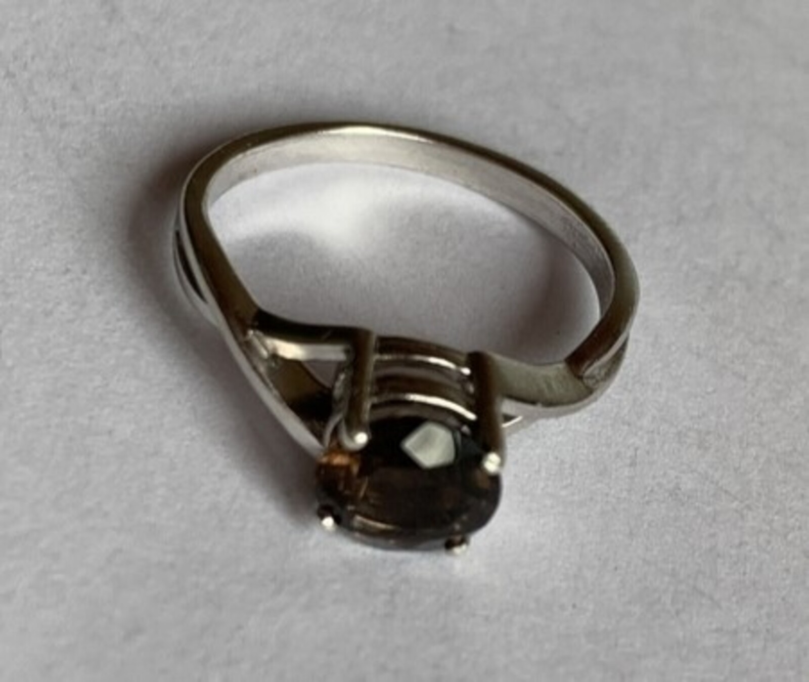 Vintage ring sterling silver 925 Size 7 Weight 2.05 g. Smoky quartz.