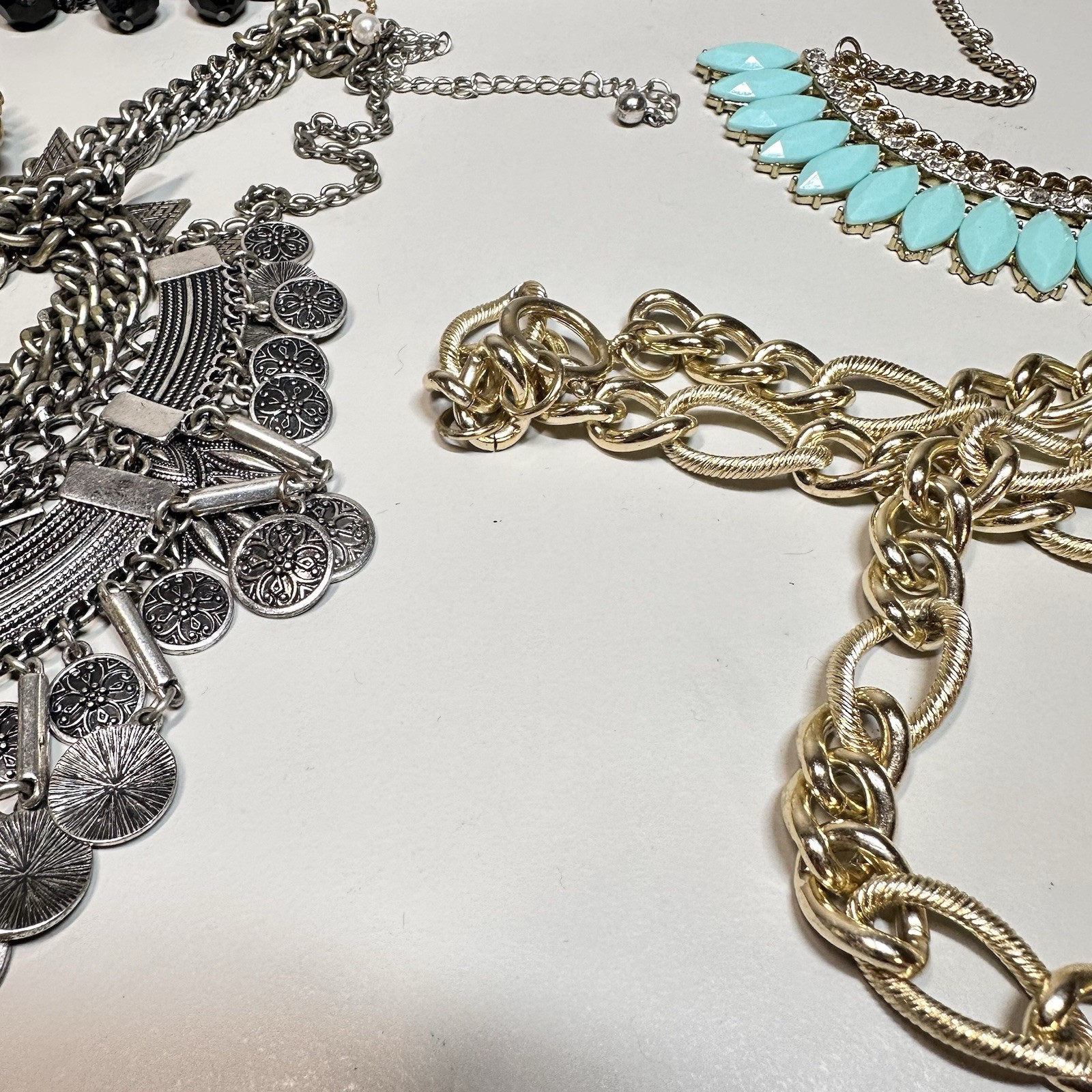 Mixed Lot Of 10 Necklaces Contemporary Costume Jewelry 1lb 5 oz