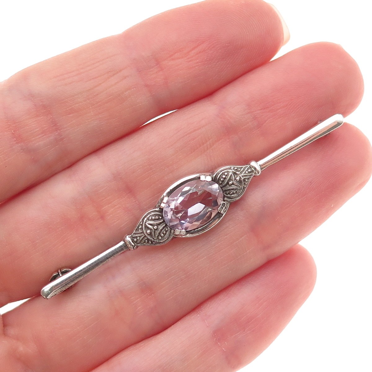 835 Silver Vintage Real Oval-Cut Amethyst Oxidized Bar Pin Brooch
