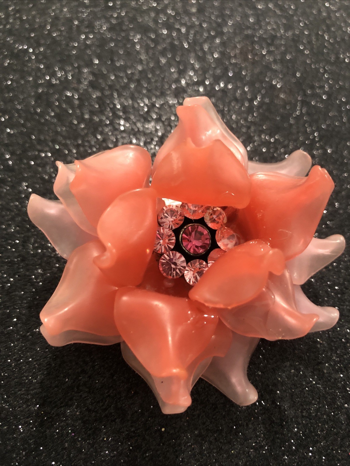 GORGEOUS VINTAGE CELLULOSE FLOWER 1940’S RHINESTONES ACETATE BROOCH