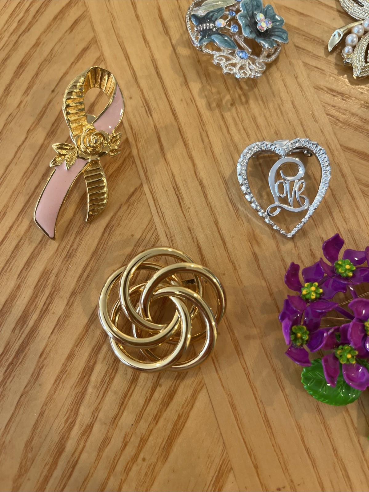 Vintage Brooch Set 7 Pieces, Assorted Sizes