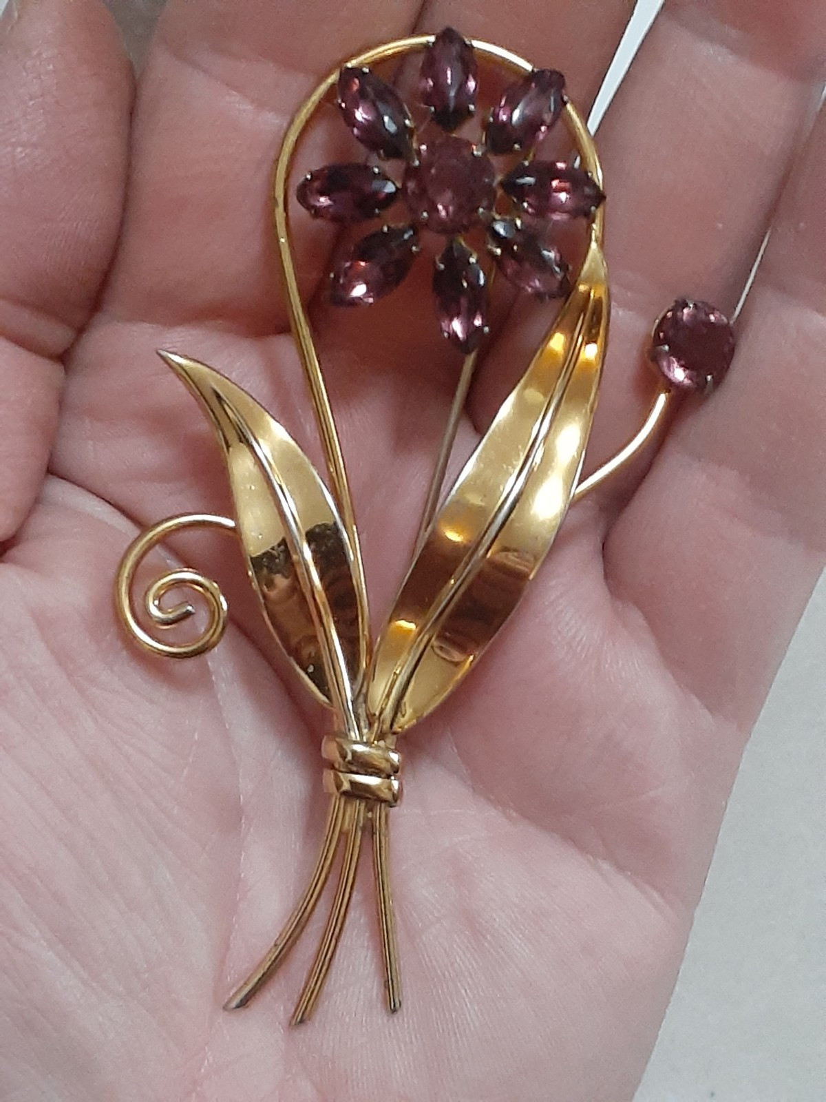 Sterling silver gold plated prong set purple glass flower & stem leaf brooch