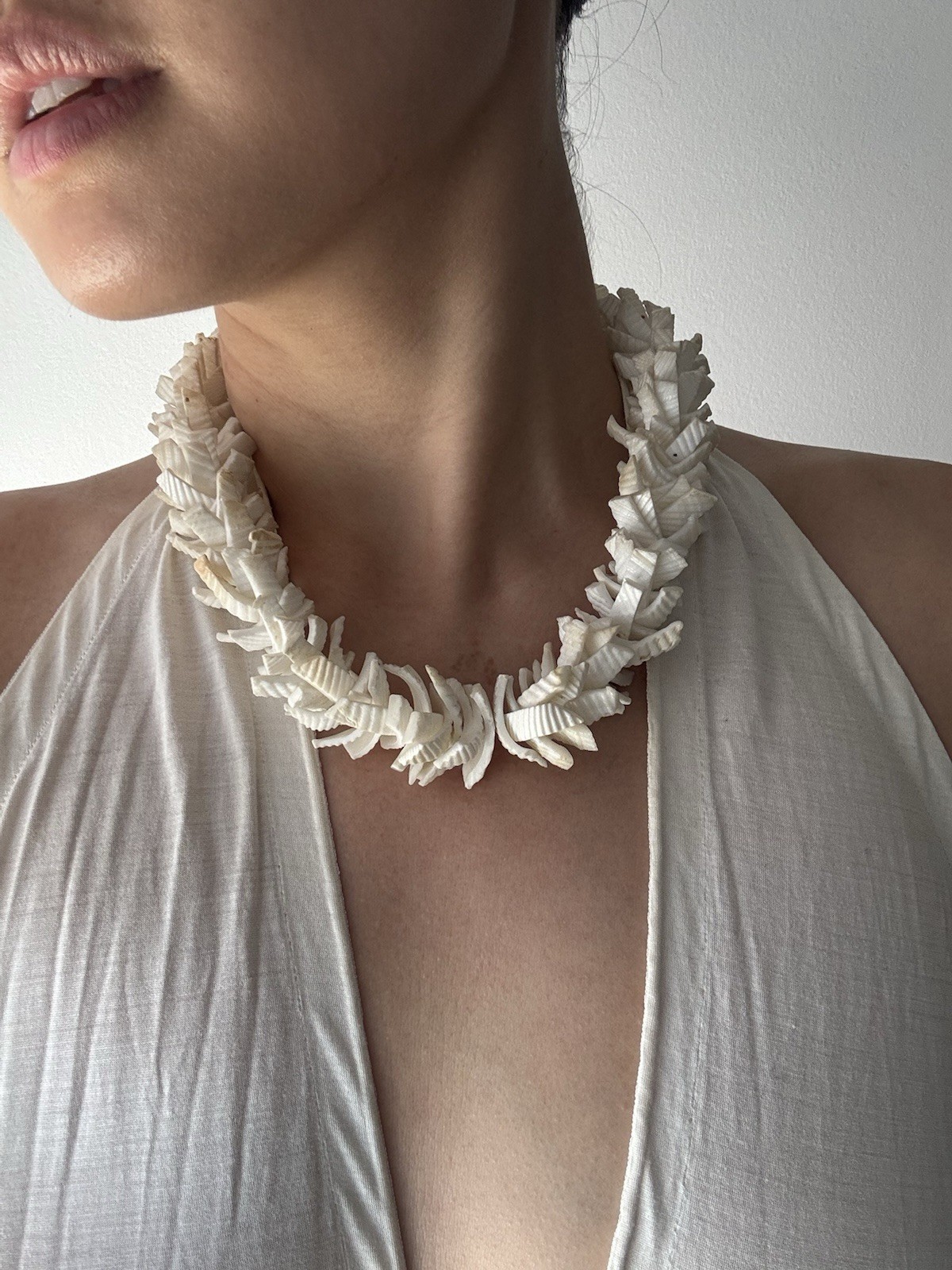 Vintage Carved Shell Statement Necklace White Coastal Resort Artisan Collar