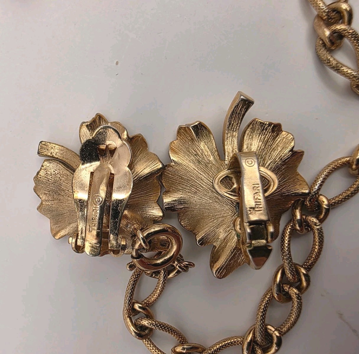Vintage Signed Trifari Crystal Bugs On Goldtone Leaf Brooch/Earrings/Sweaterclip