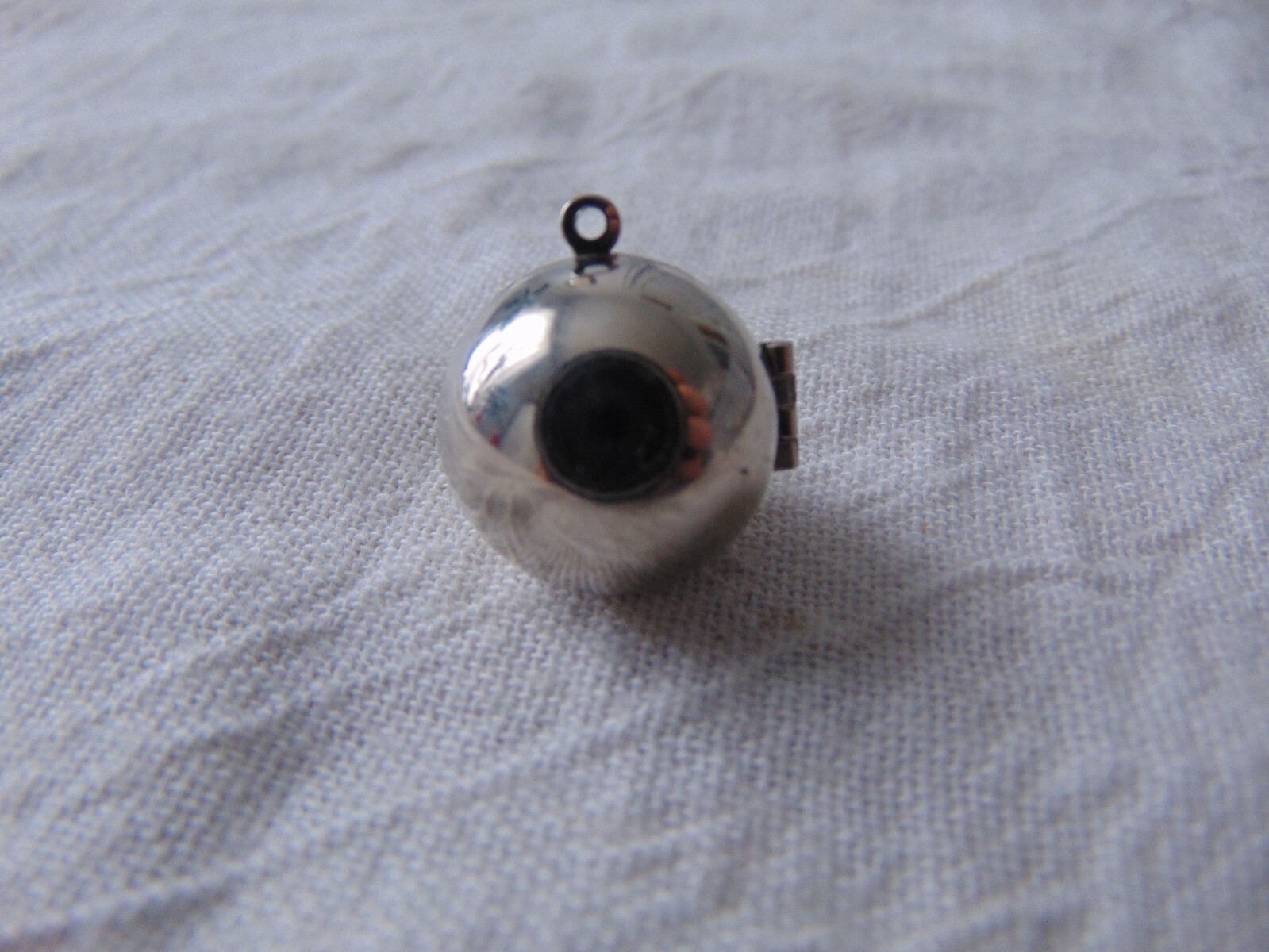 vintage silver ball locket pendant/charm