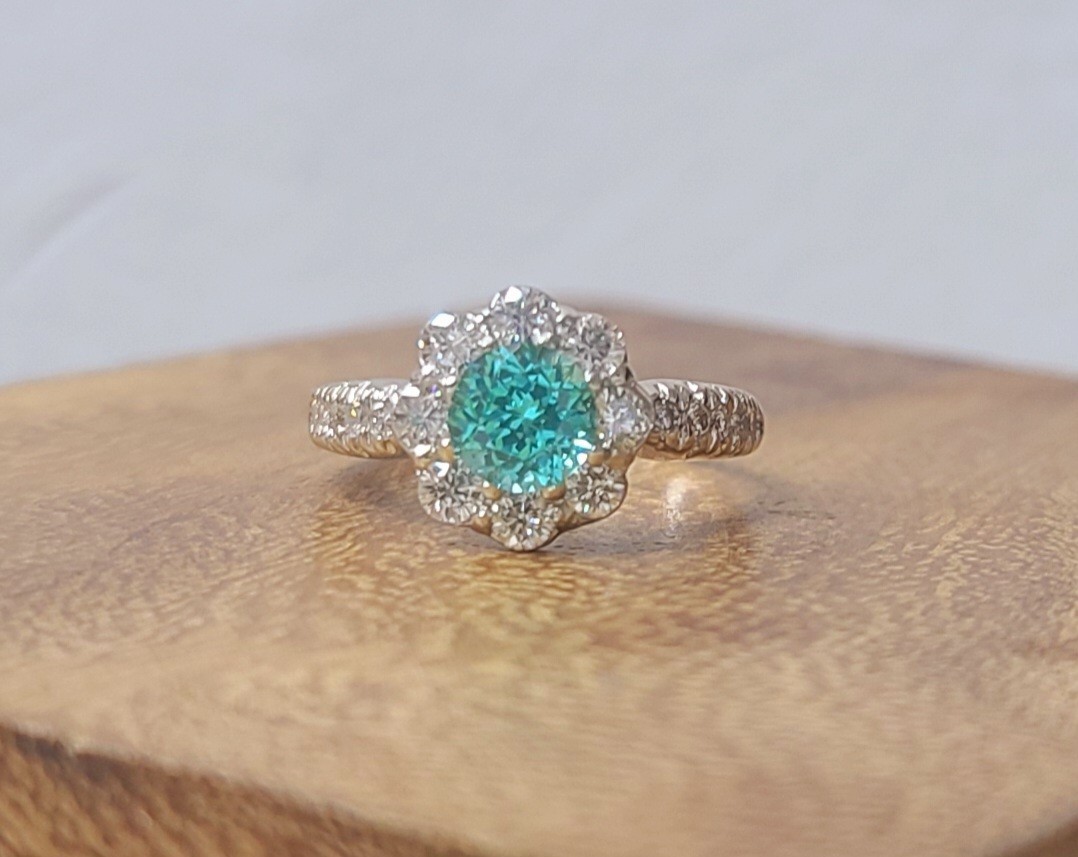 Vintage 14k White Gold Engagement Ring 1.32CT. Blue Neon Tourmaline Round Cut