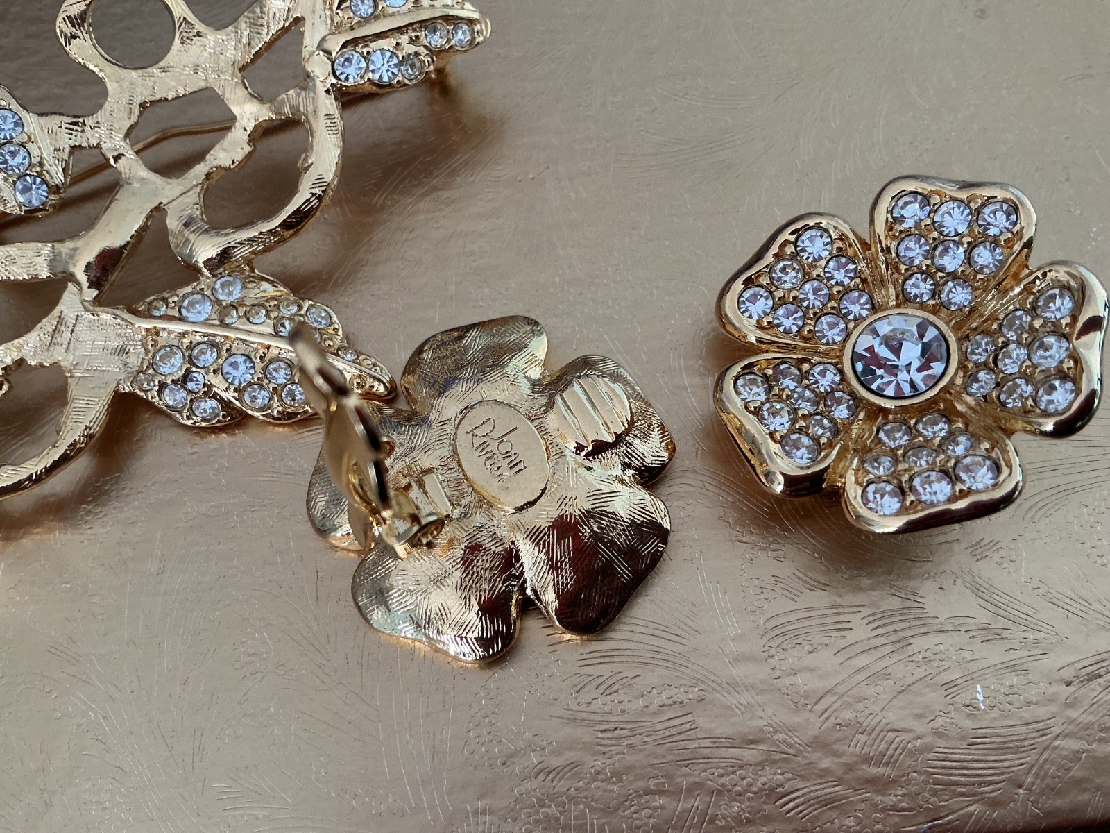 JOAN RIVERS Duet Convertible Flower Crystal Pin Brooch & Clip-on Earrings DsVa