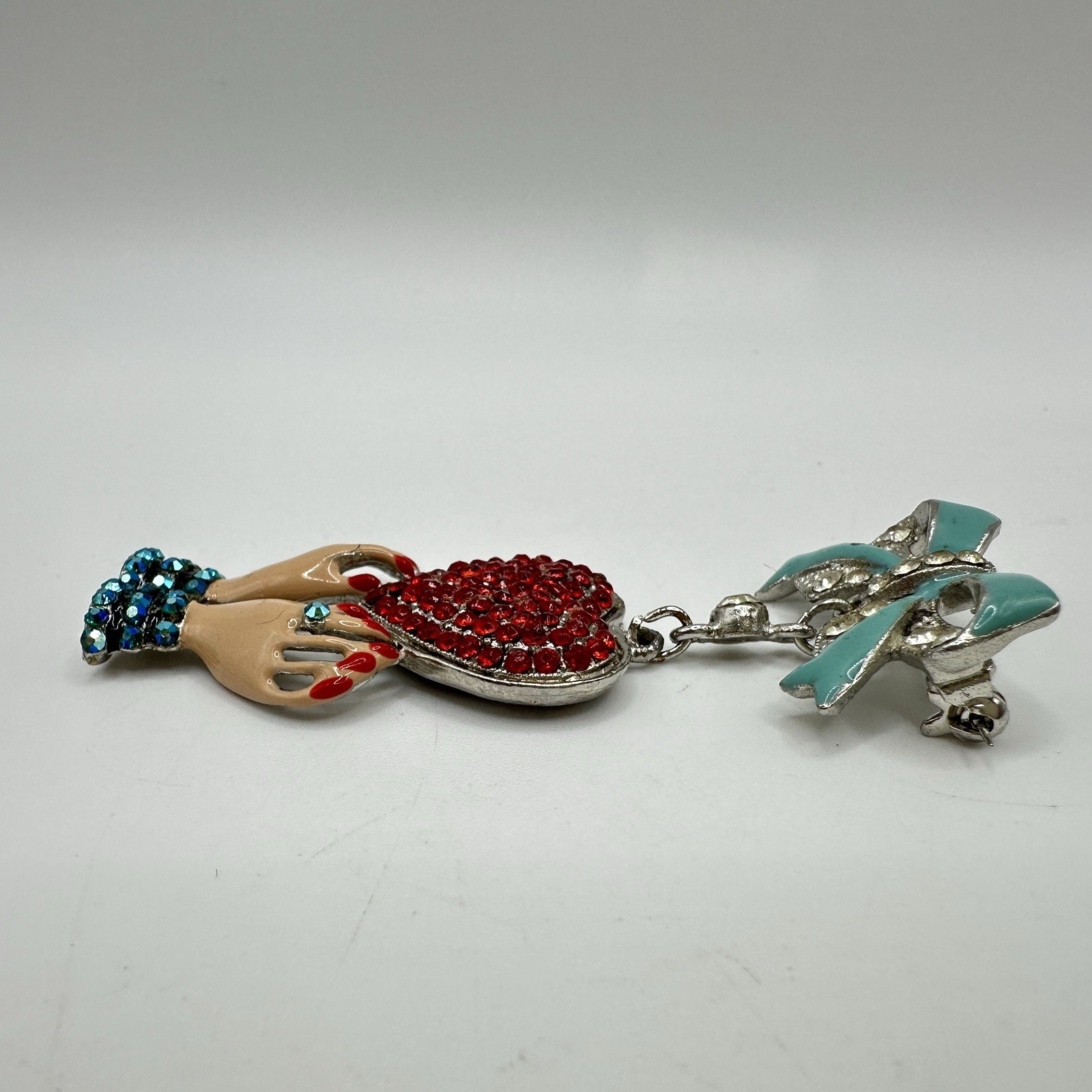 Vintage Figural Heart Hands Brooch Pin Rhinestone Enamel Dangle Bow Novelty 3″