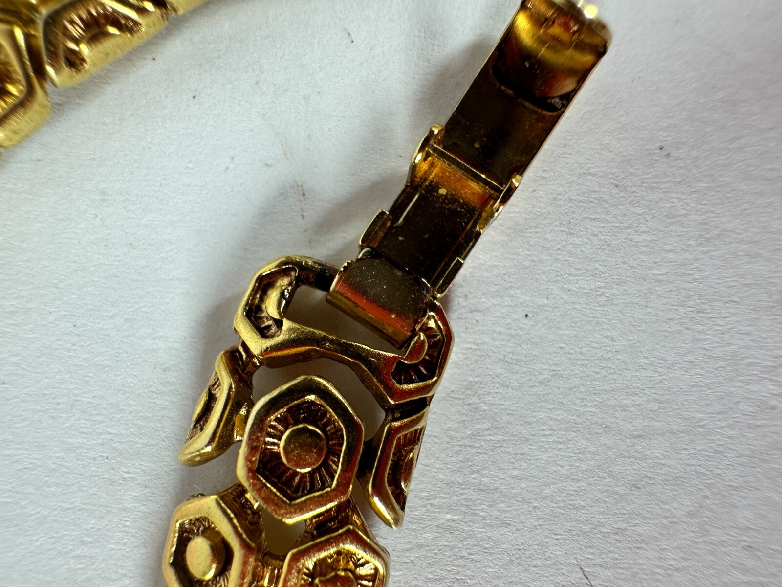 Vintage Necklace Collar Cobblestone Honeycomb Goldtone Shiny 19 inches