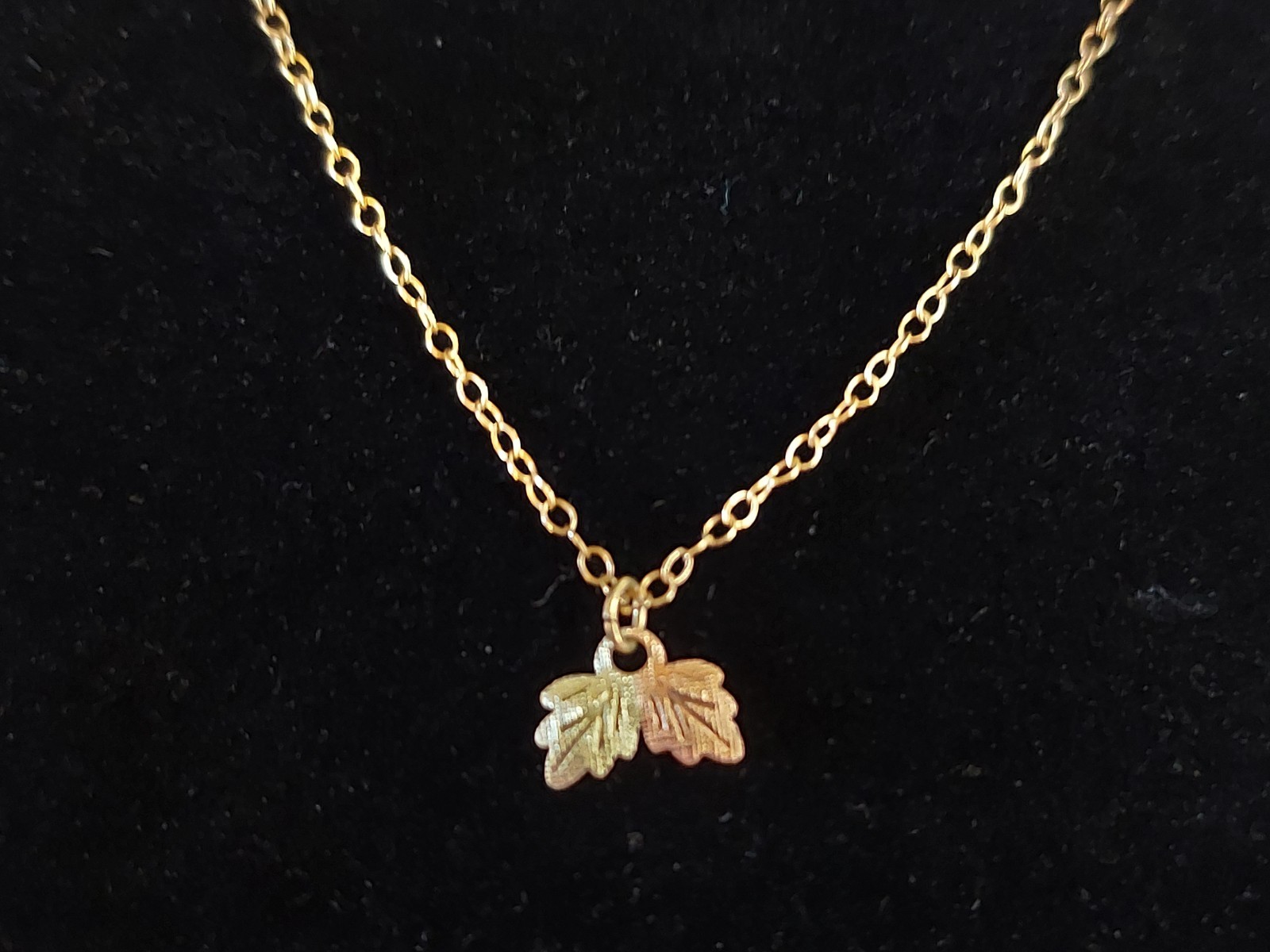Dainty 12K Yel & Rose Gold Leaves Pendant w 1/20 14K Yel Gold Chain Vtg RGC