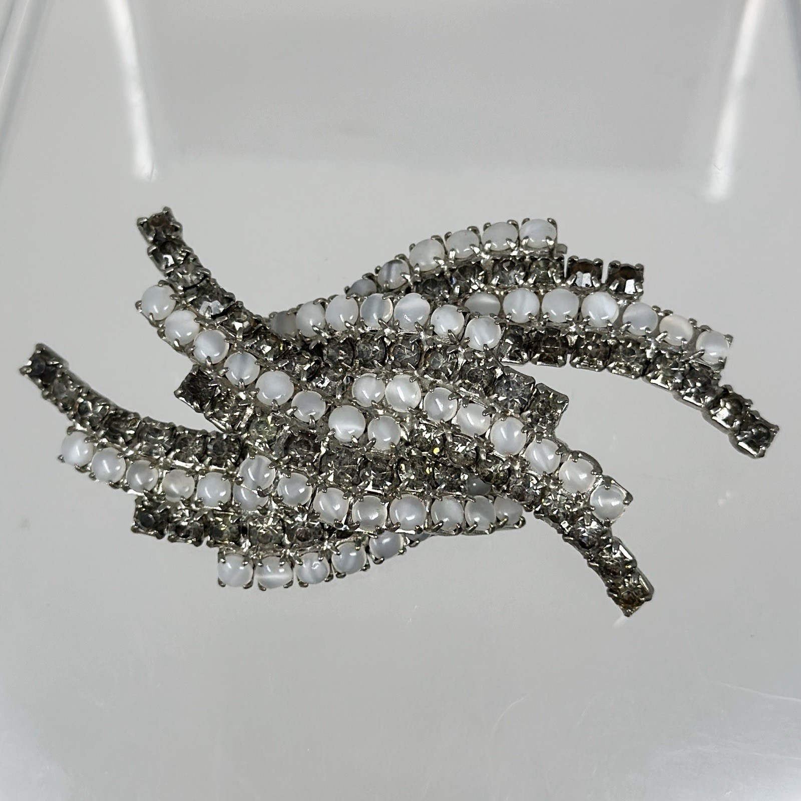 Vtg Unmarked Kramer Gray Rhinestone Cat Eye Cabochon Brooch Clip On Earrings Set