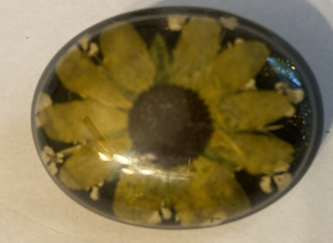 Vintage Lucite Yellow Daisy Brooch Pin Black eyed Susan Reverse Painted 1.5″