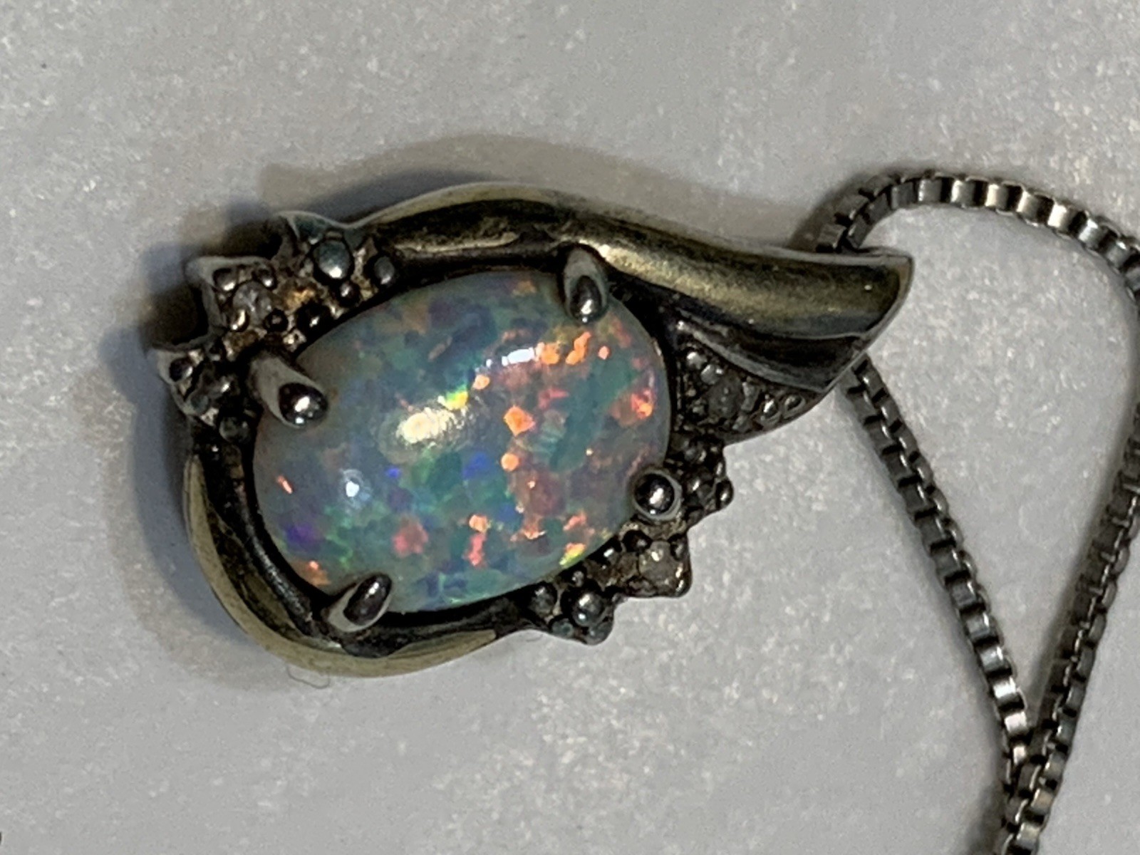 Vtg 10kt Over Sterling Silver Opal Pendent On Box Chain