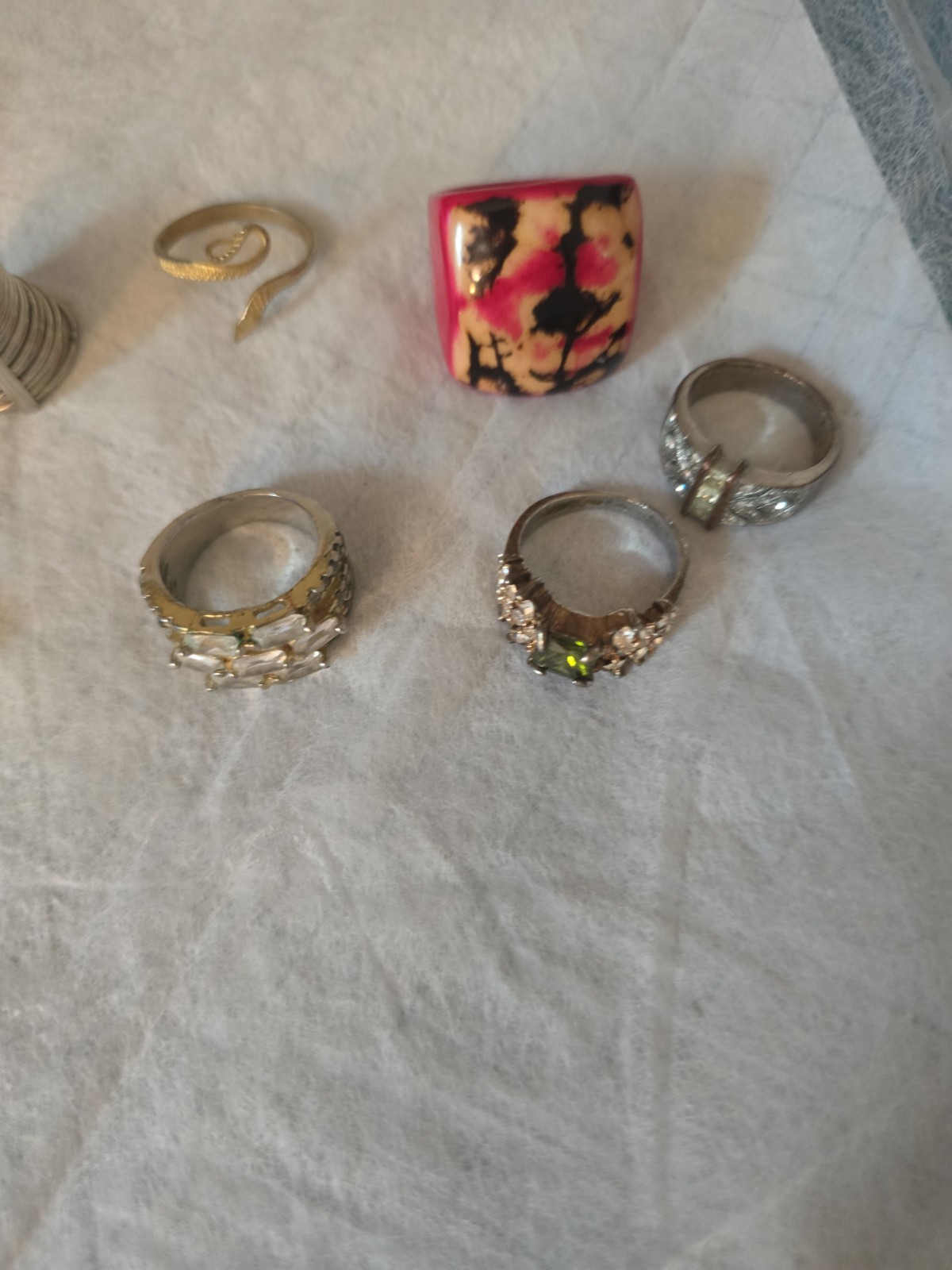 Lot Of 8 Assorted Rings And Sizes