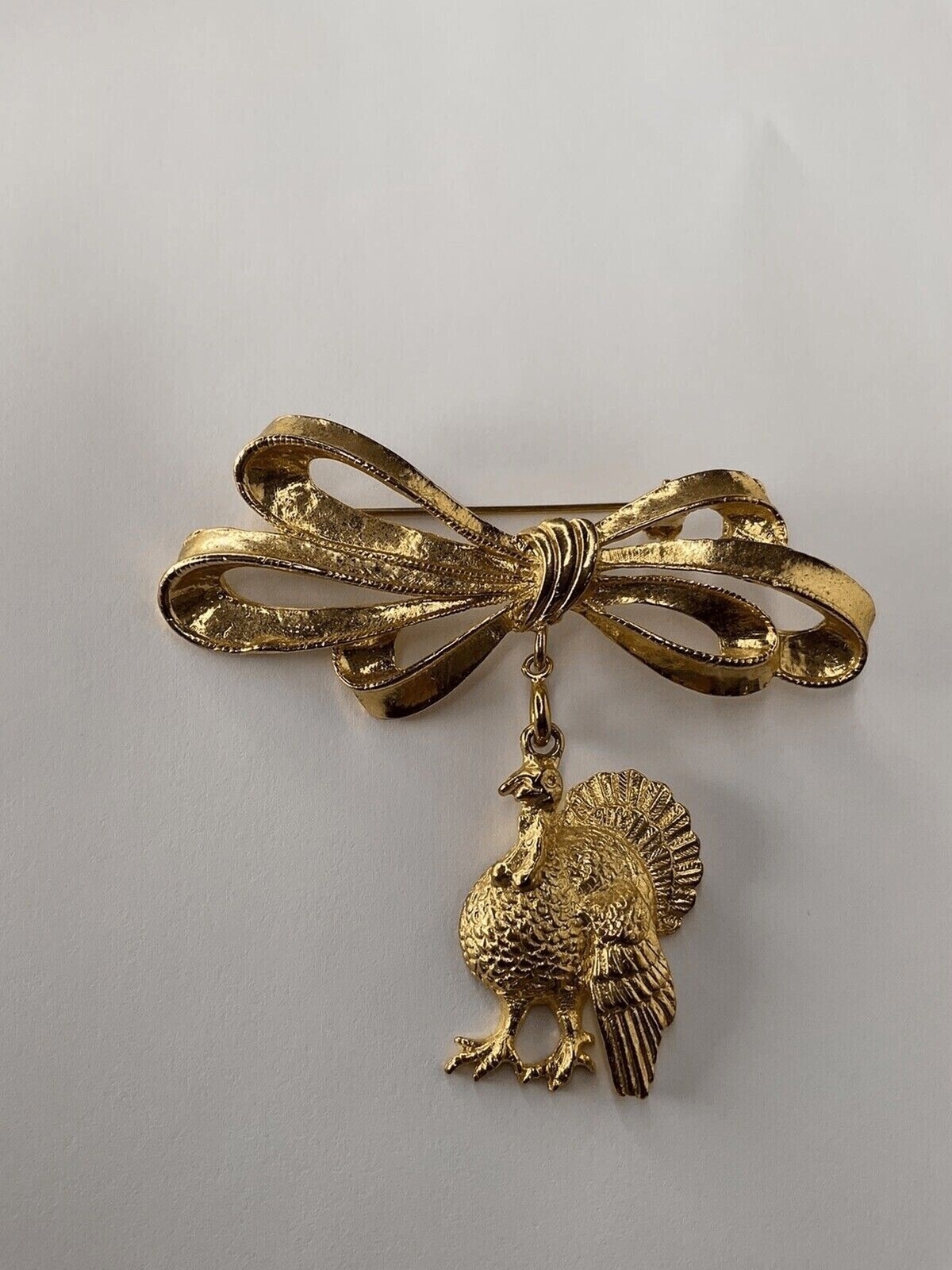 Phister Ent 96s Signed Bow Pin Turkey Charms Thanksgiving Brooch Unisex Adult 3″