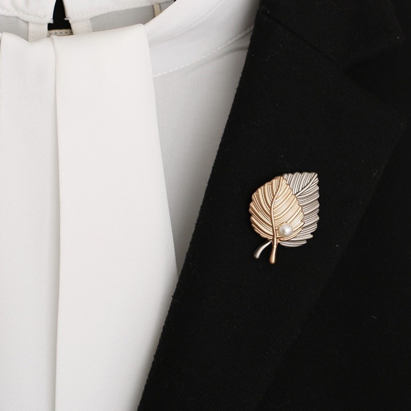 2PCS Simple Metal Leaf Brooch Versatile Unisex Pin Ideal As An Office Accessory