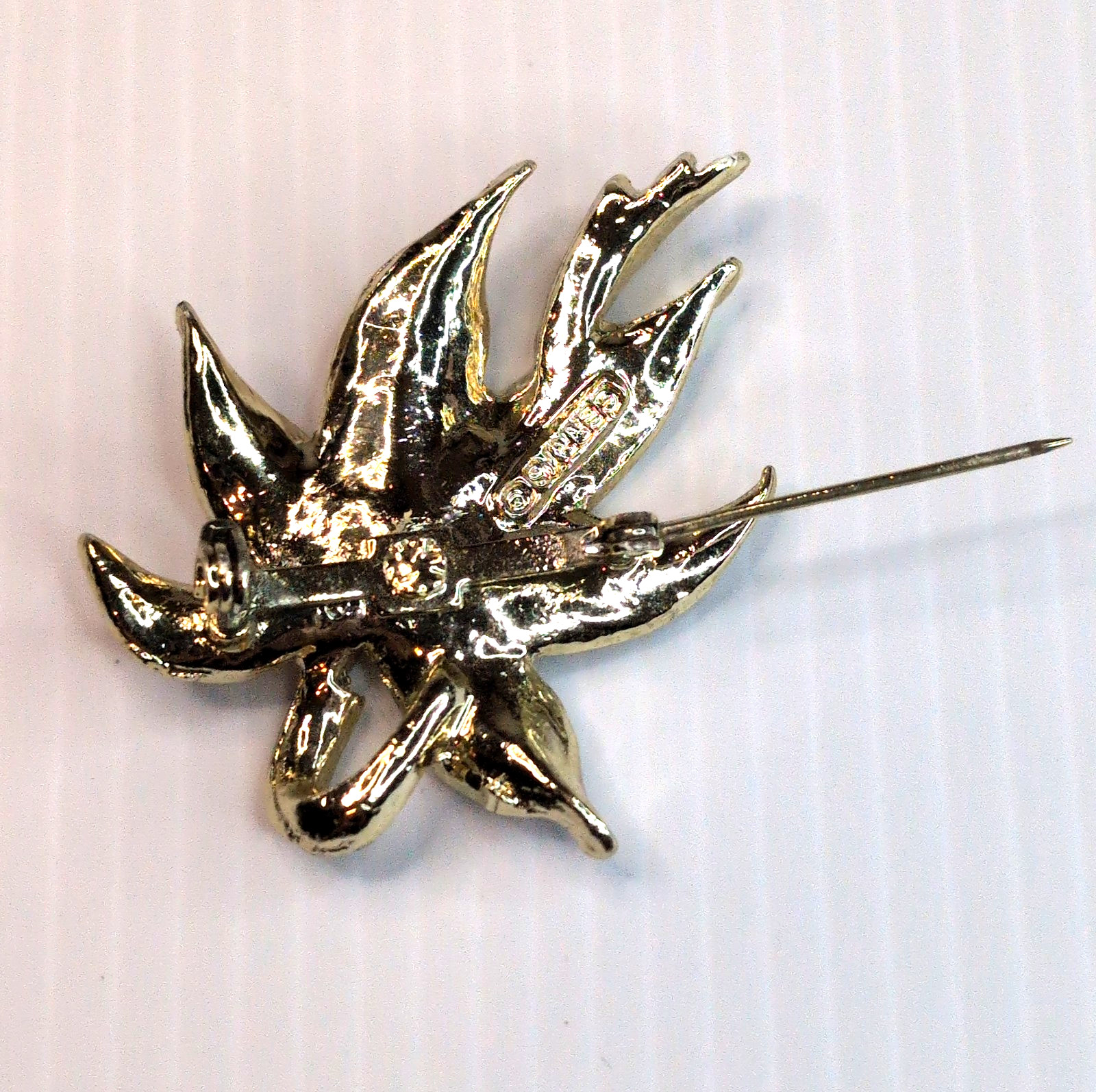 Vintage Signed Gerrys Maple Leaf Gold Tone Brooch Pendant Pin Alloy Costume