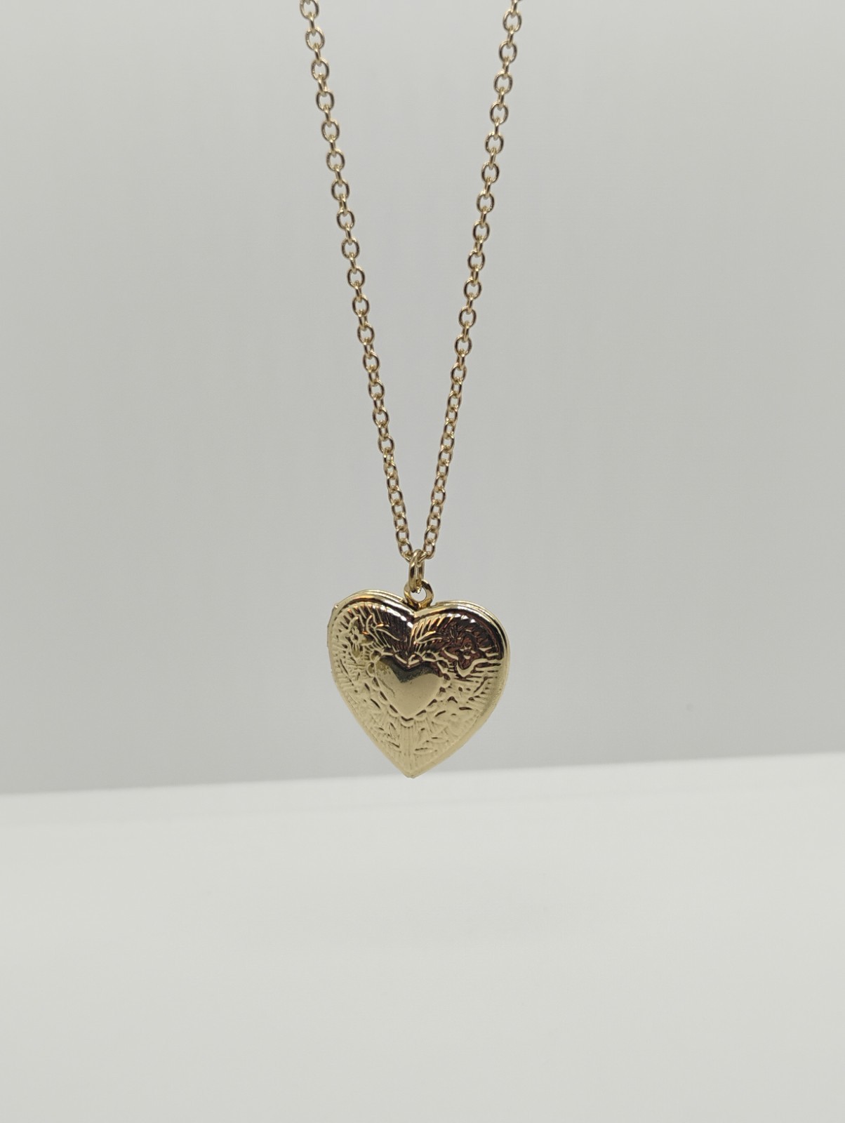 Vintage Style Gold Tone Etched Pillow Heart Locket Pendant Necklace Classic