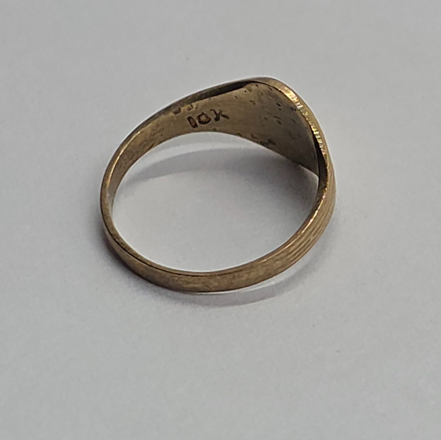 10K Gold Baby Childs Signet Ring Tiny Collectible Blank Face 0.72g No Monogram
