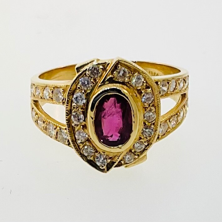 Vintage 1980’s 14k Yellow Gold Genuine Ruby & Diamond Ring