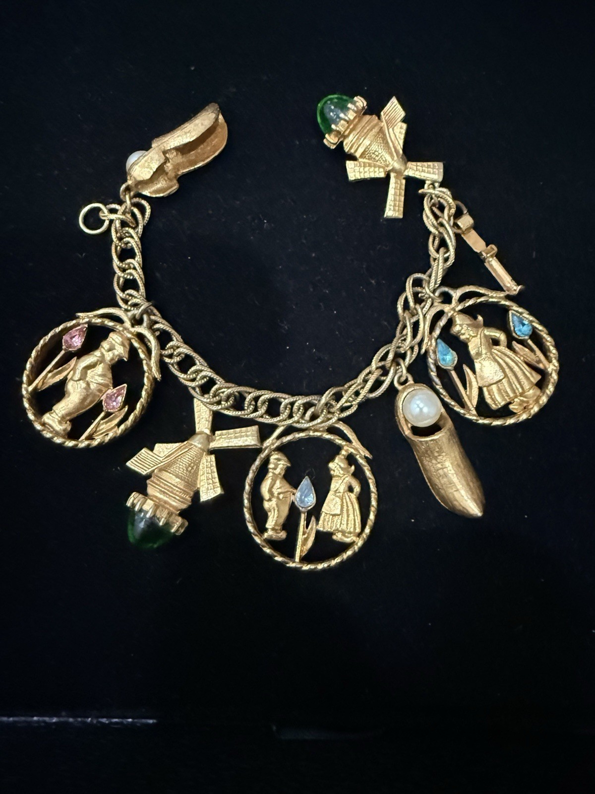 Vintage Florenza Signed Dutch Holland Gold Tone Charm Designer Bracelet!