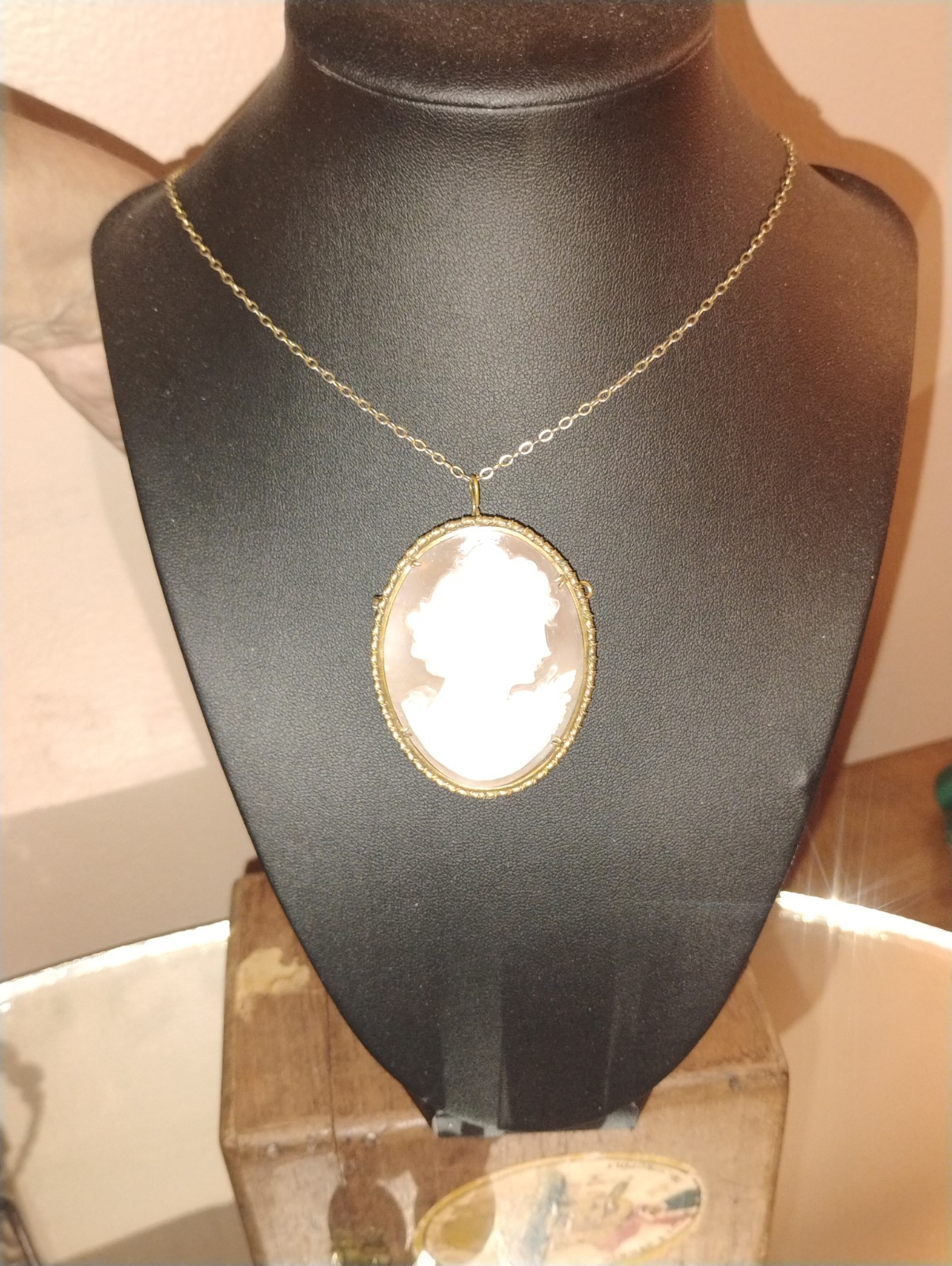 Vintage Cameo