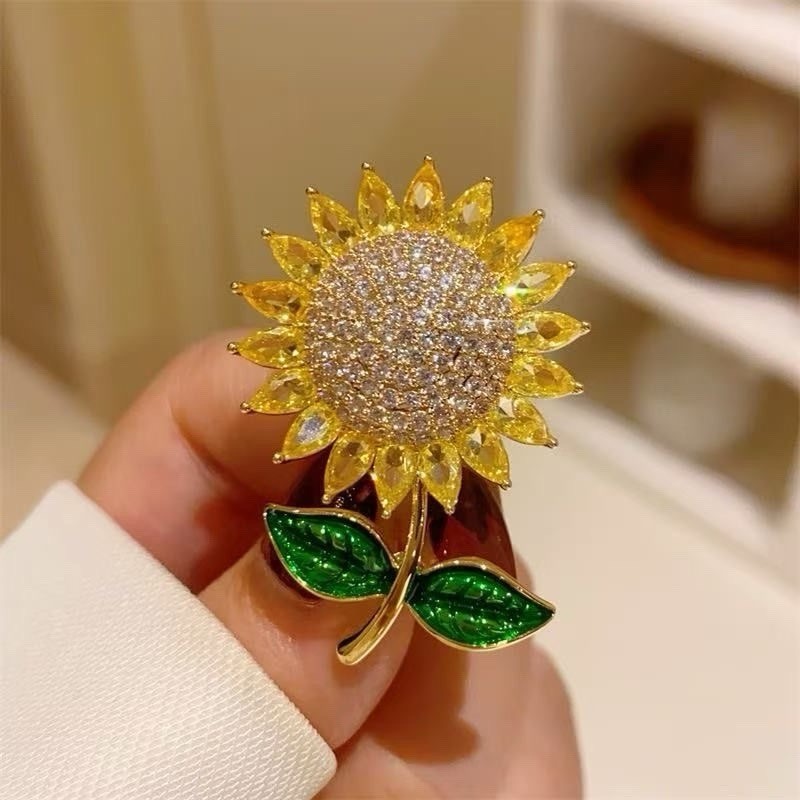 Fashion Sunflower Rhinestone Lapel Brooch Pin