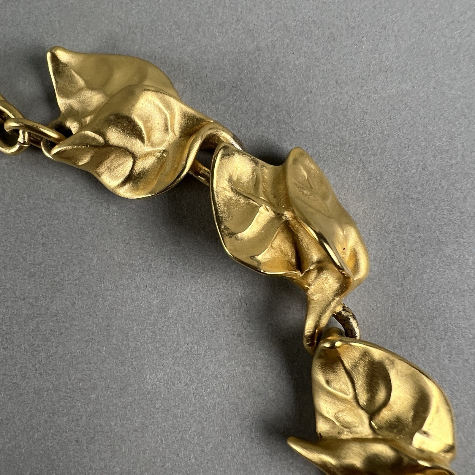 Vintage Givenchy Necklace Rose Leaves Gold Tone q3z