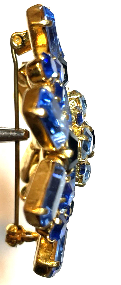 VINTAGE AUSTRIA MINT BLUE RHINESTONE TIERED STARBURST BROOCH PIN MCM JEWELRY 50S
