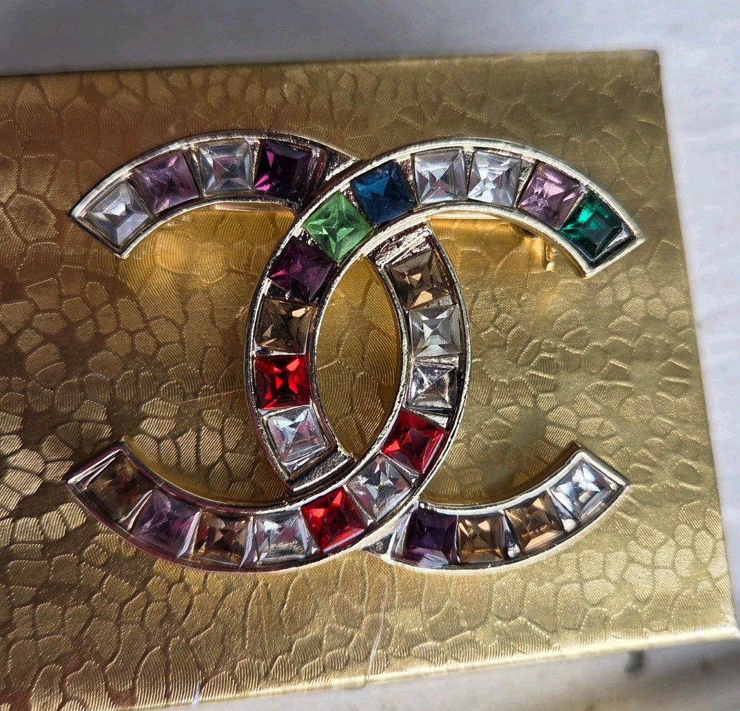 Vintage Designer Brooch Colorful Crystals Rhinestones Gold Tone Almost 2″